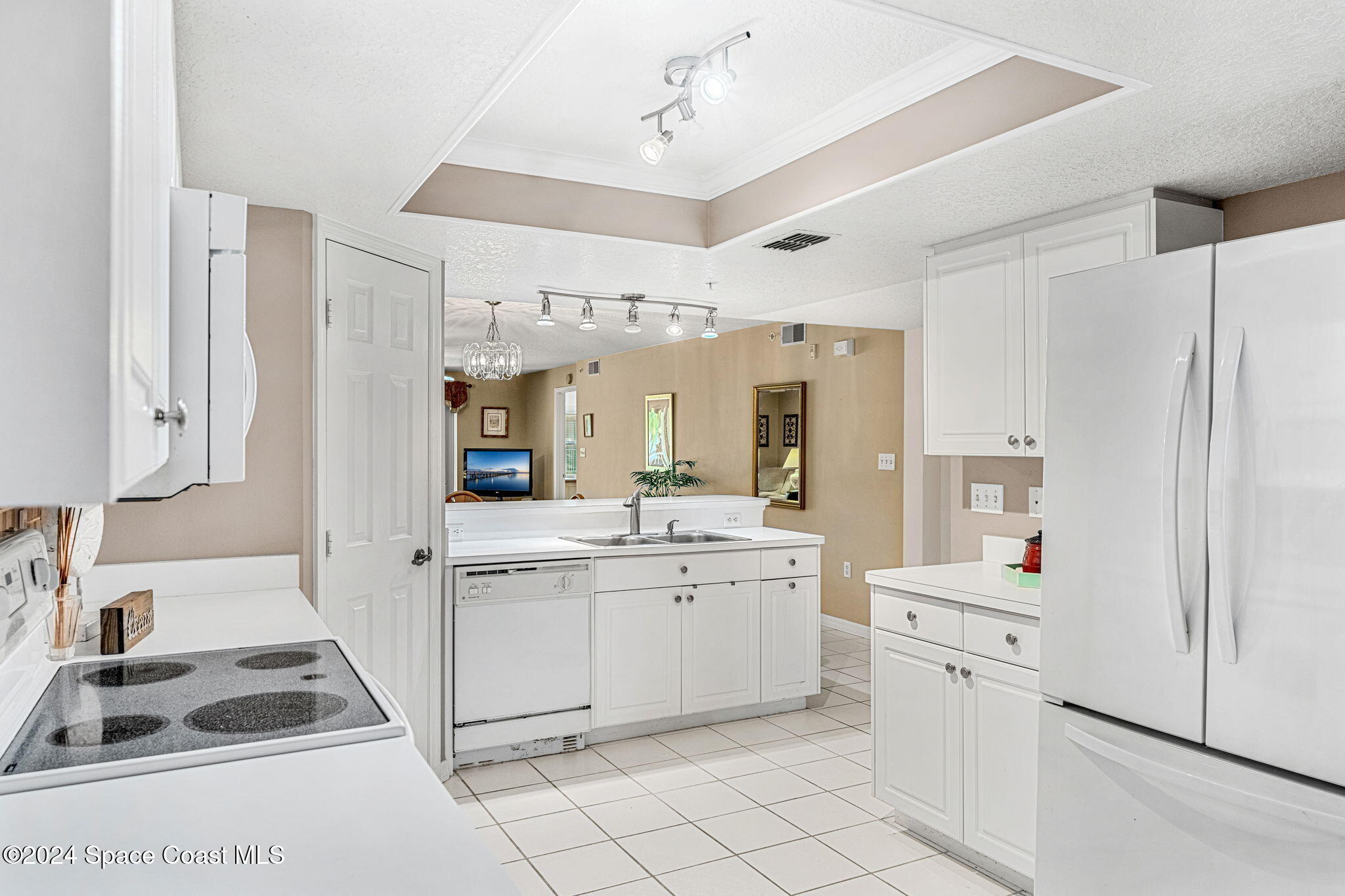 603 Shorewood Drive, 205