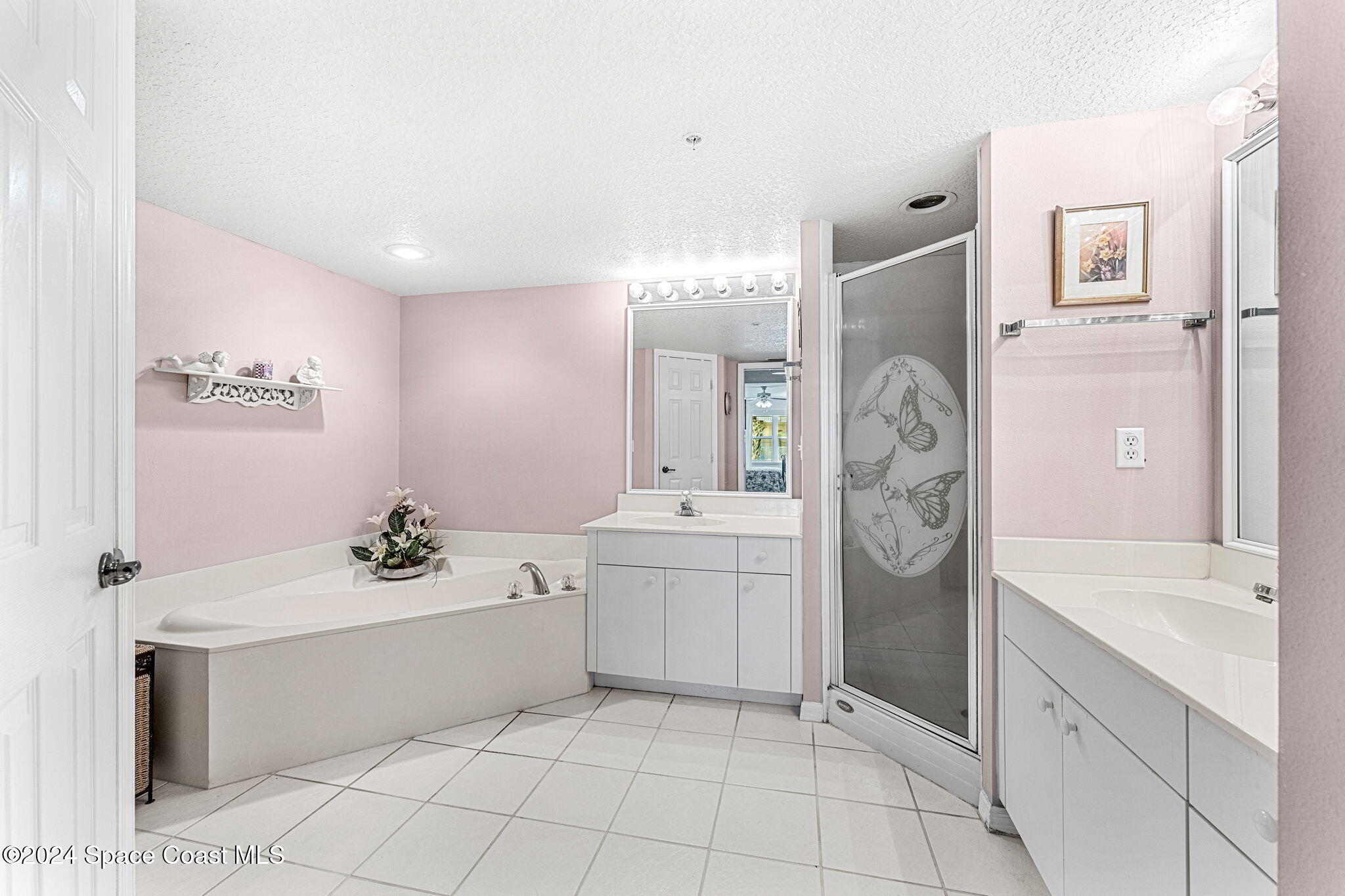 603 Shorewood Drive, 205