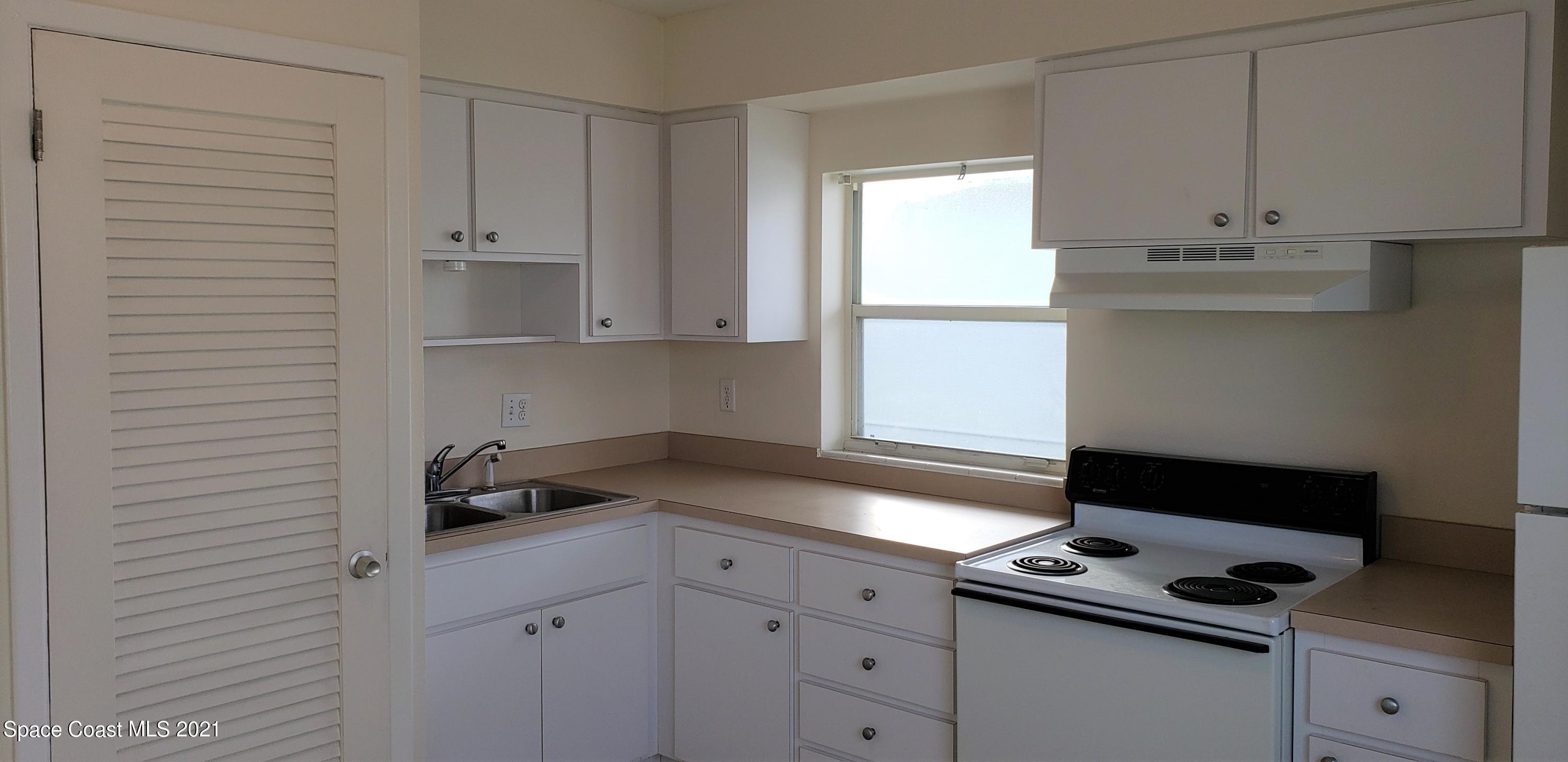651 Palm Drive, D3