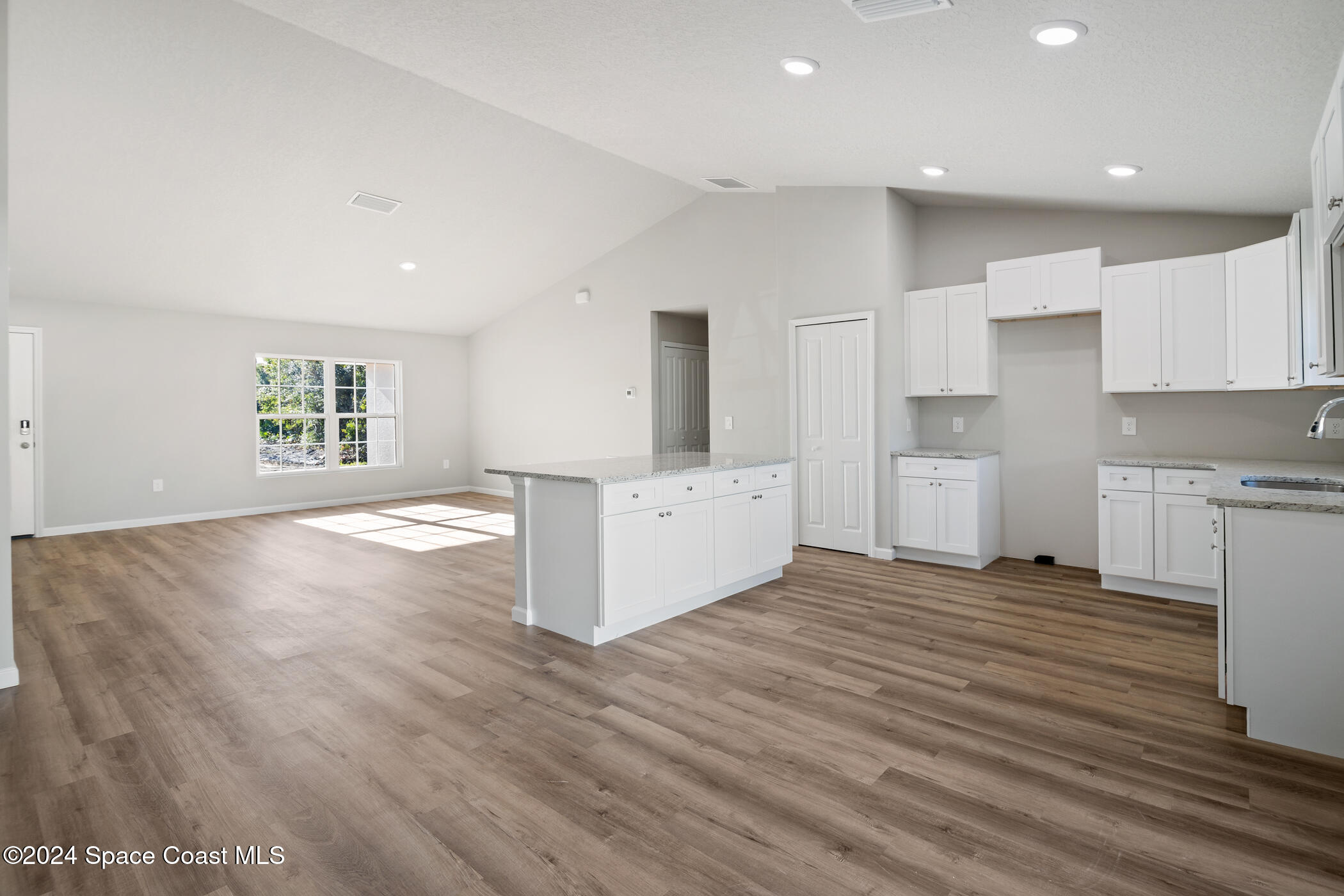 1037 Westport Street SE