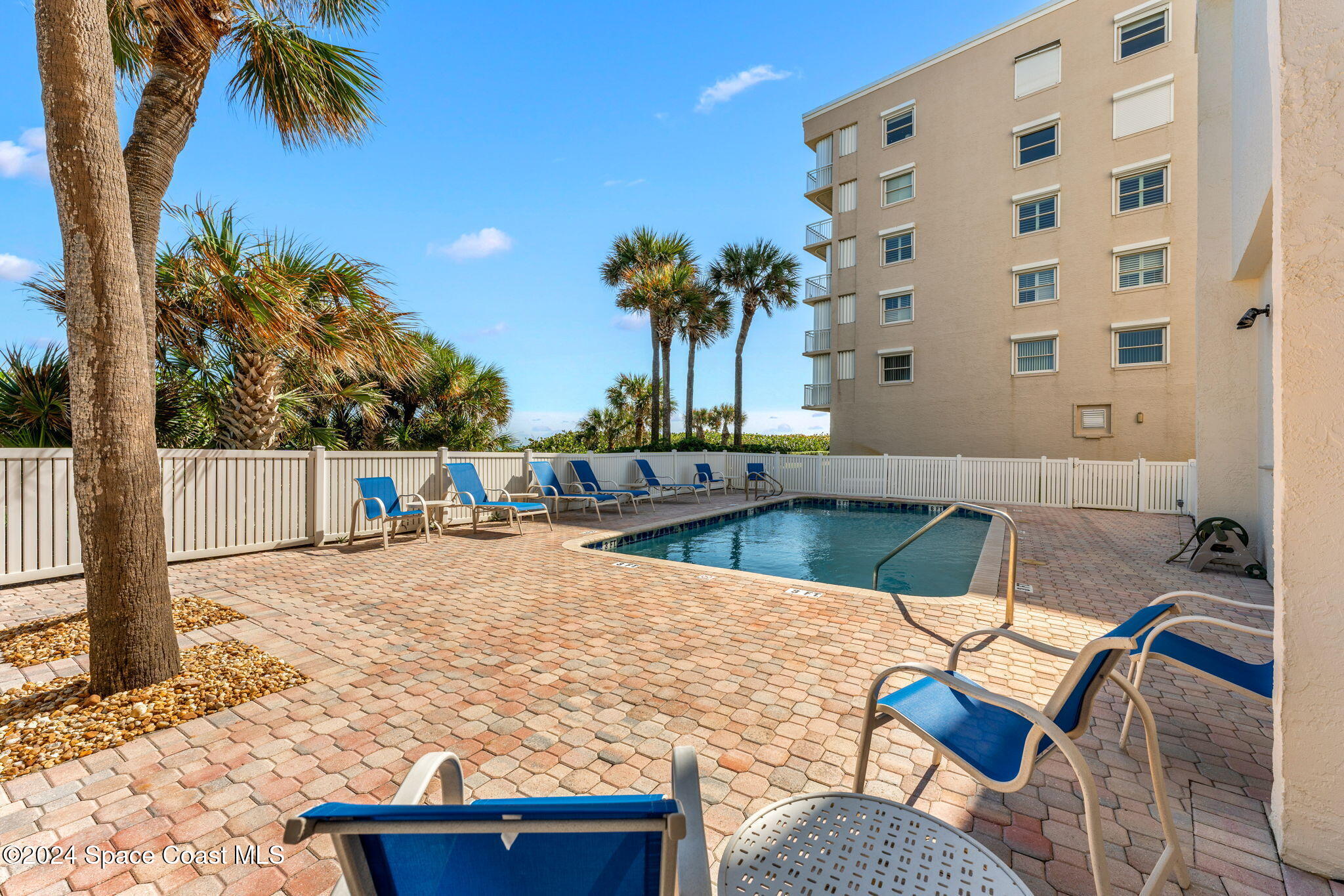 2835 N Highway A1a, 401