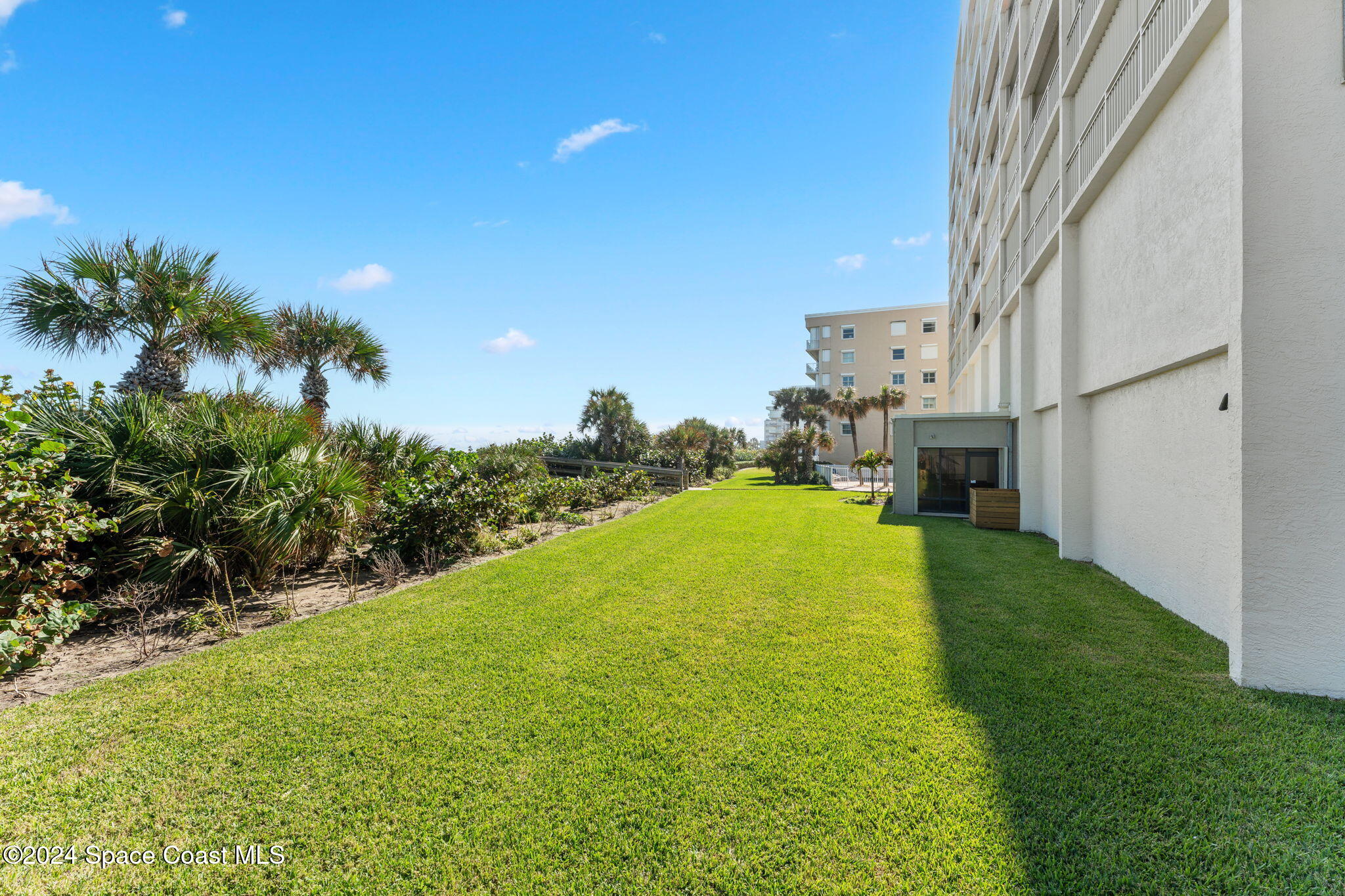2835 N Highway A1a, 401