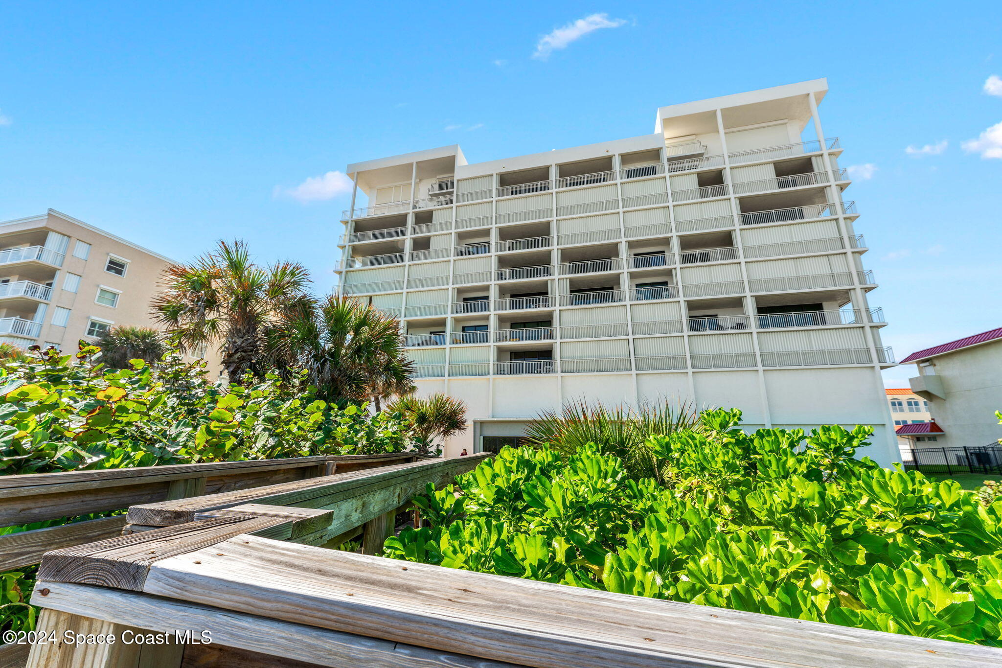 2835 N Highway A1a, 401