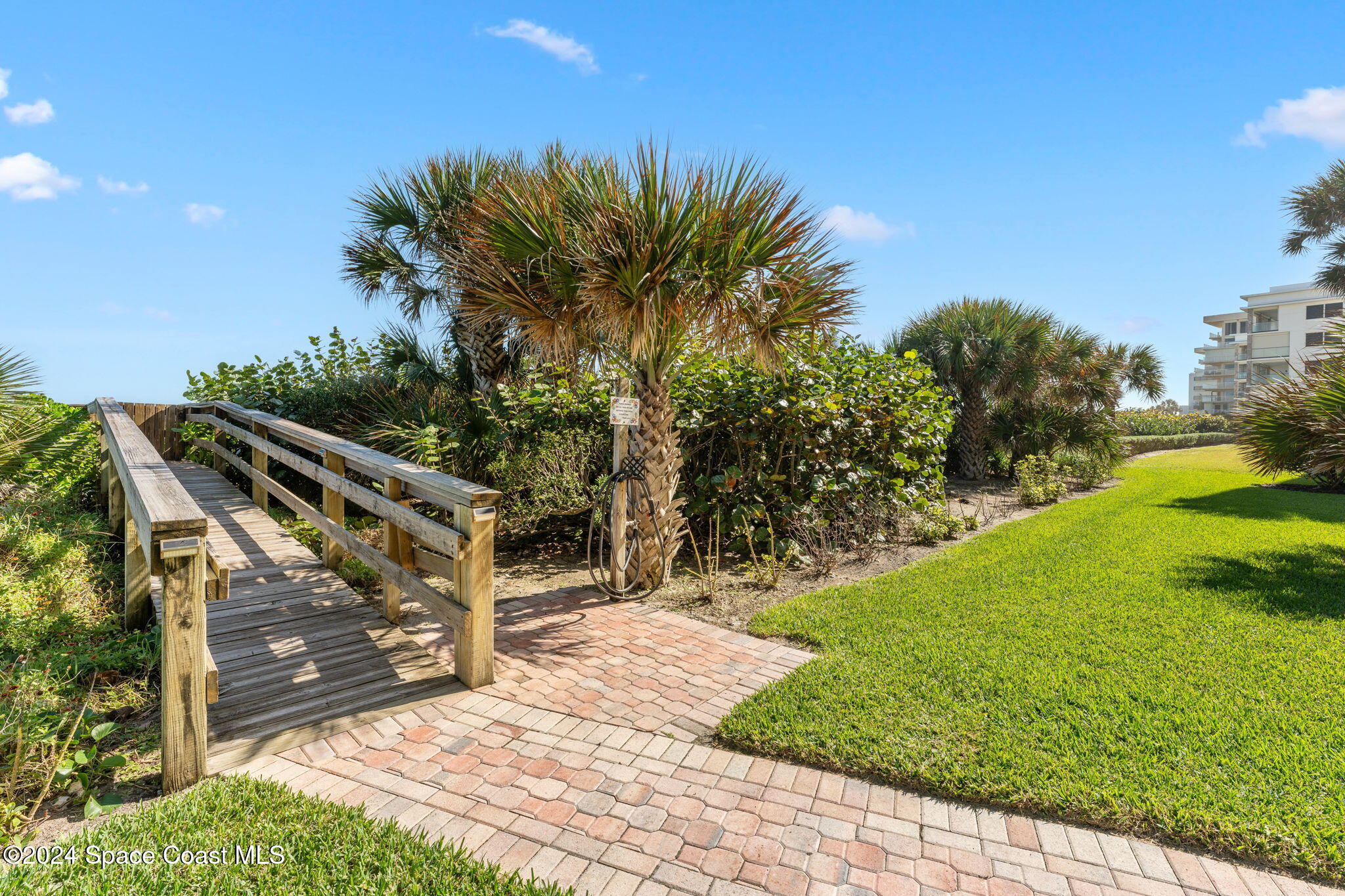 2835 N Highway A1a, 401