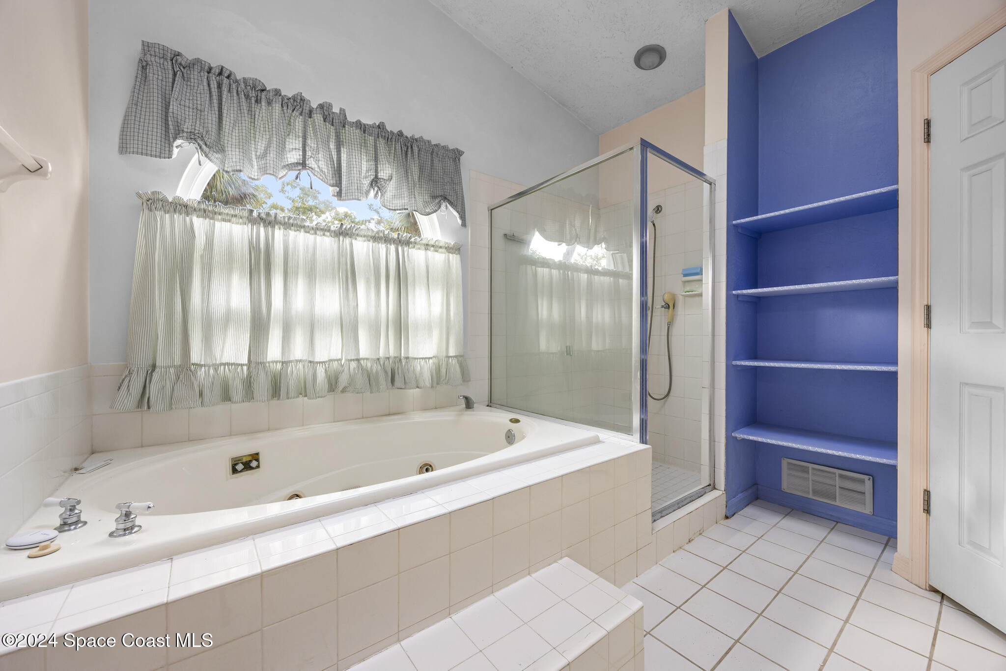 2600 Shell Wood Drive