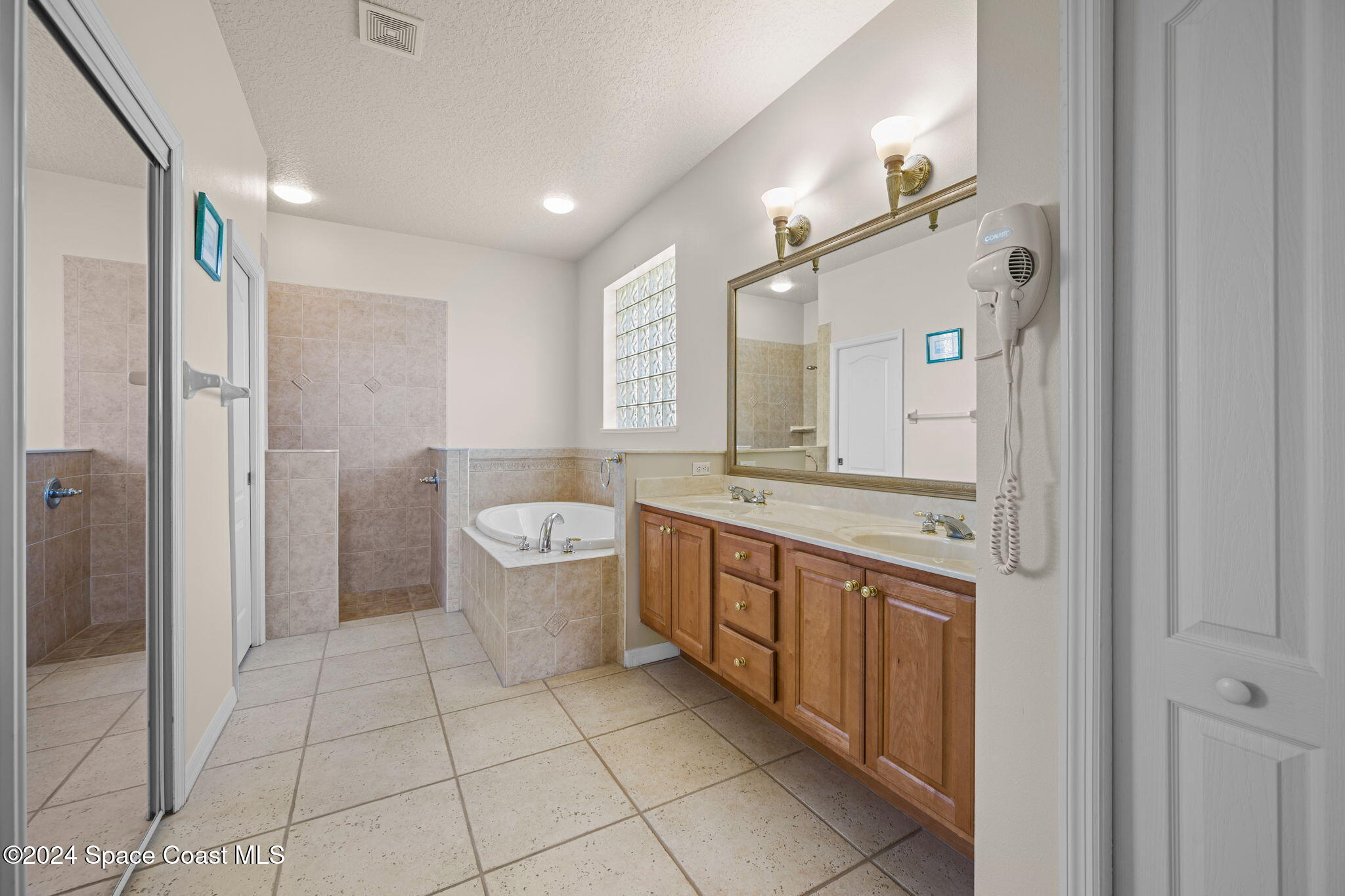 930 Starling Way