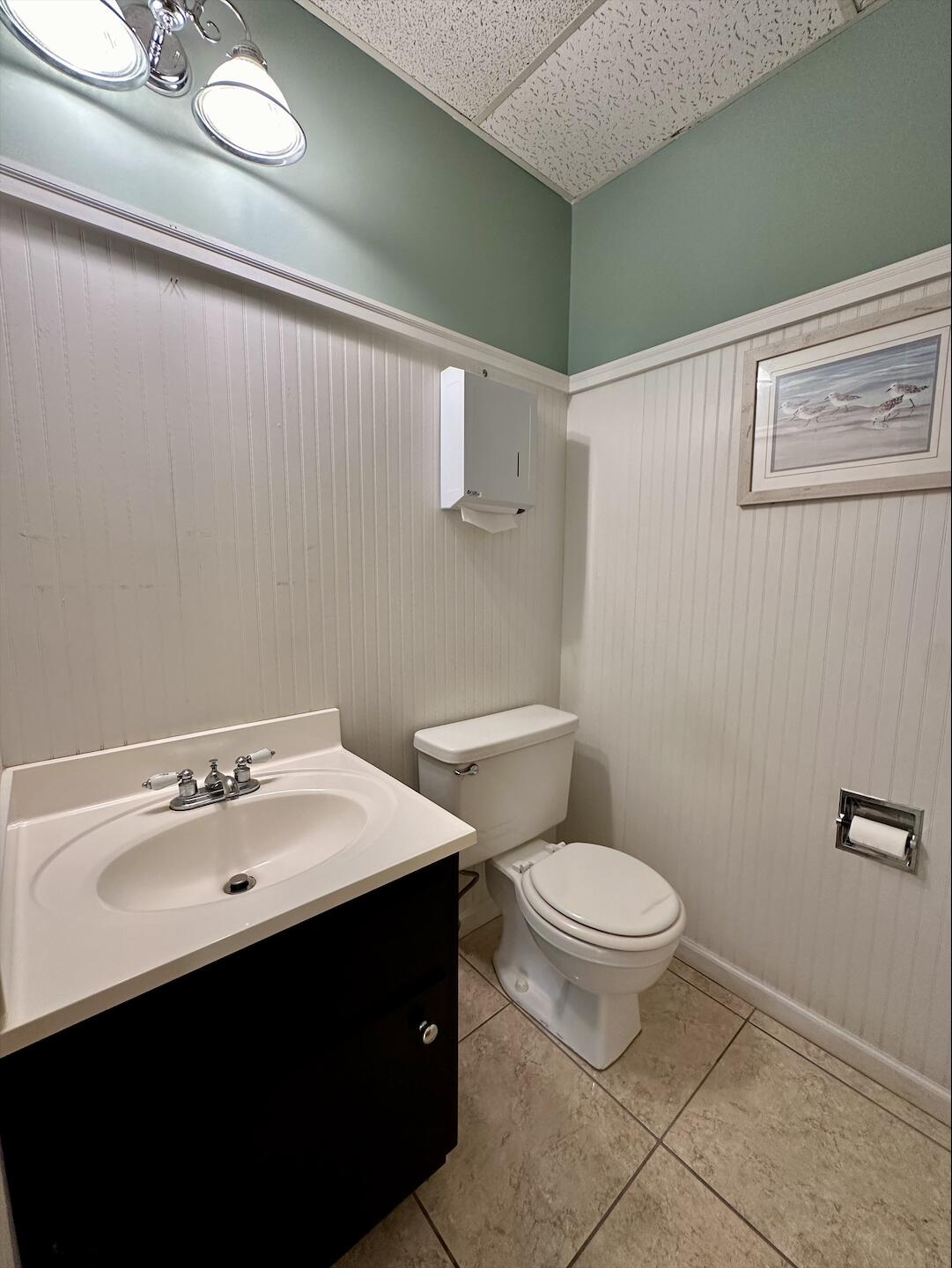 1395 N Courtenay Parkway, 203