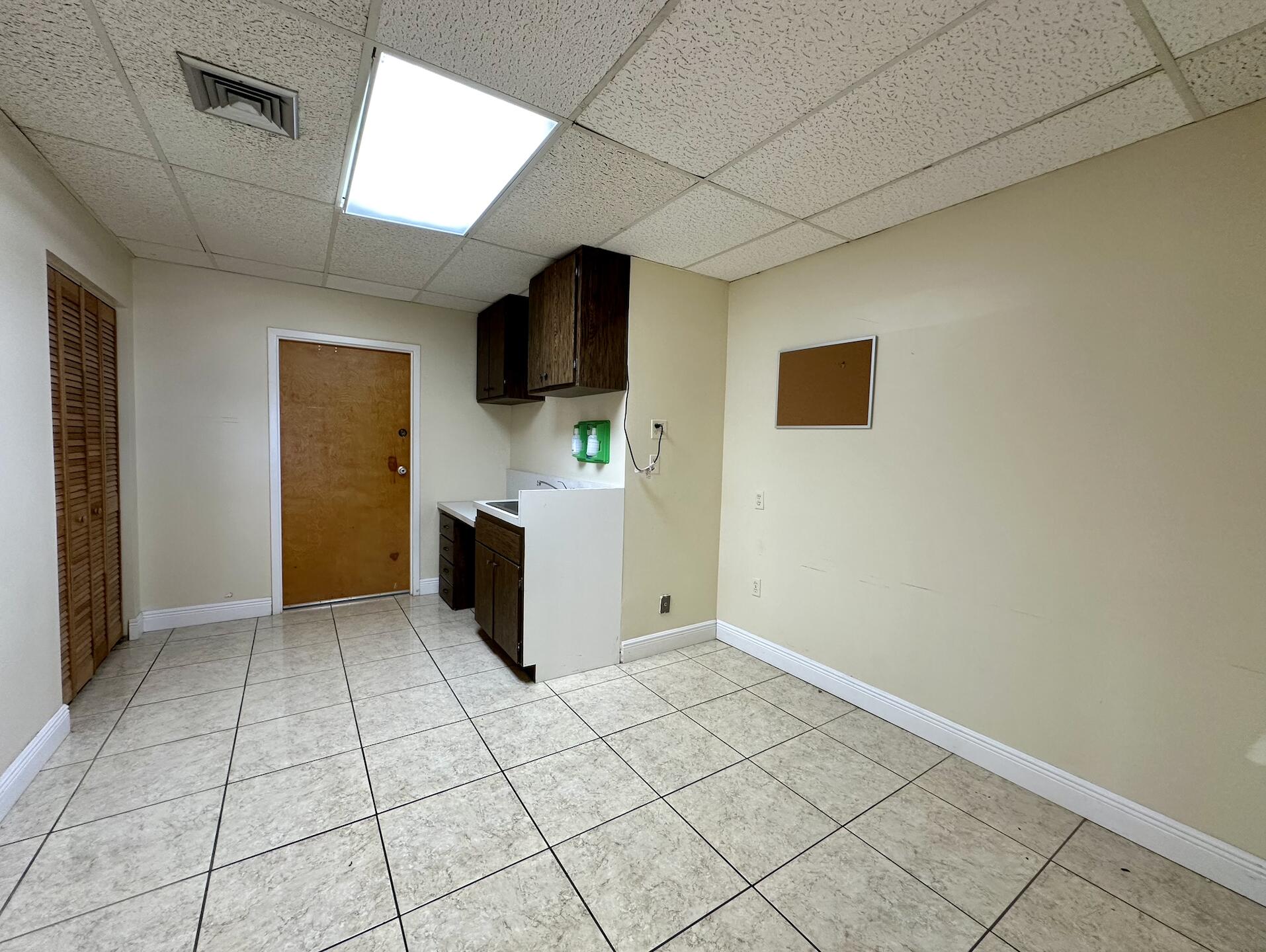 1395 N Courtenay Parkway, 203