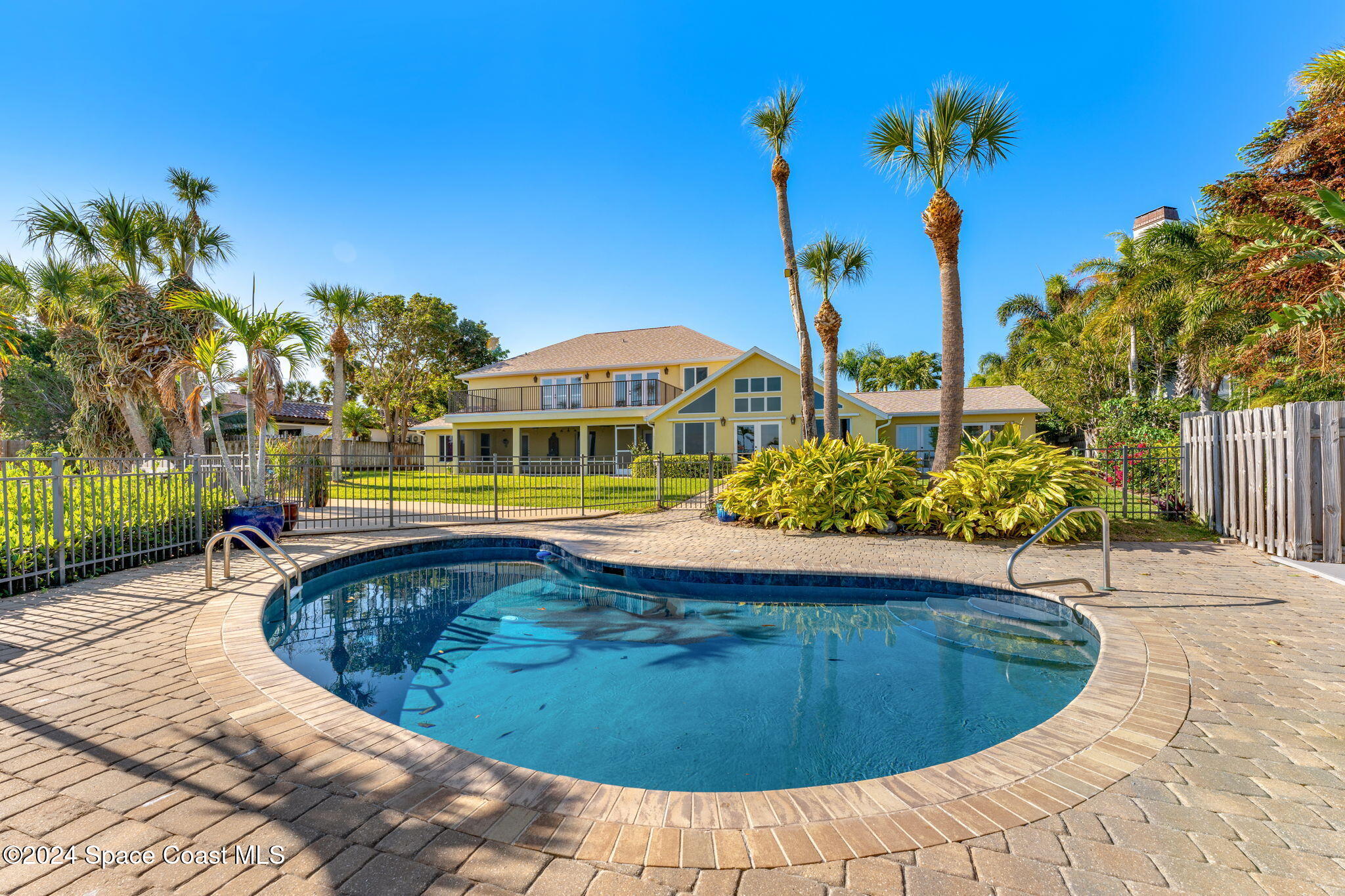 10400 S Tropical Trail
