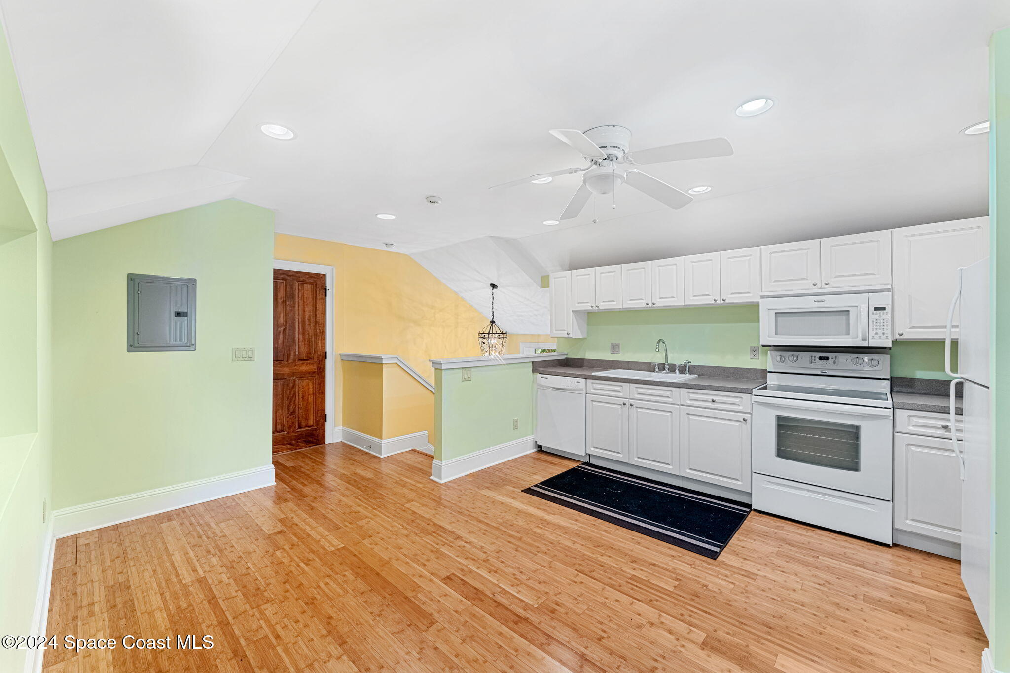 10400 S Tropical Trail