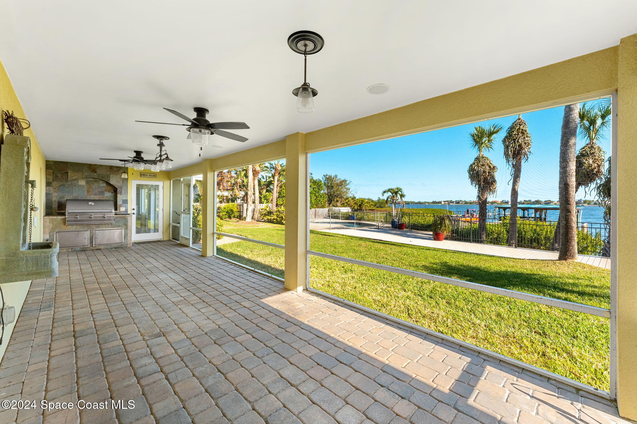 10400 S Tropical Trail