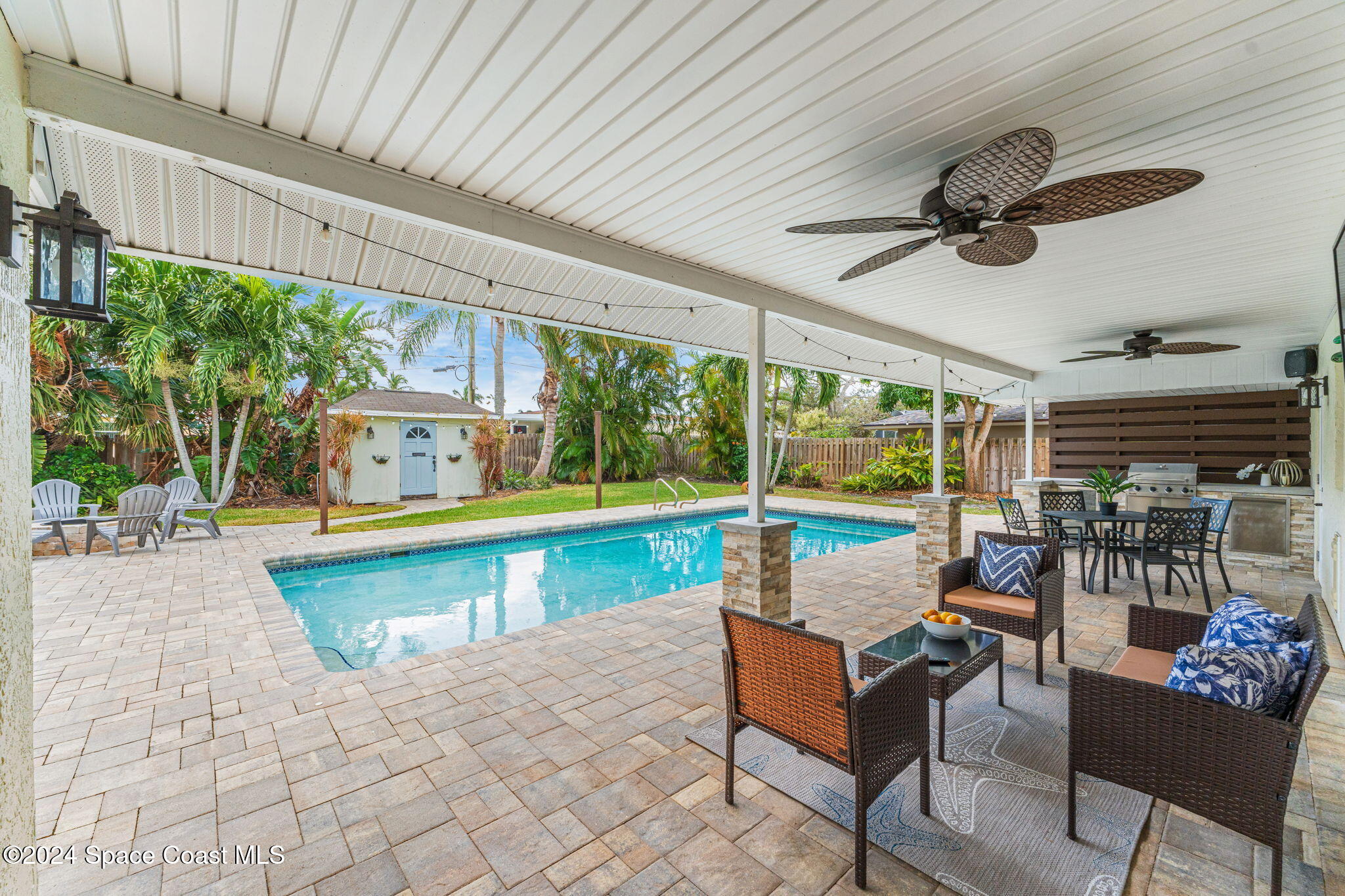 512 Latania Palm Drive