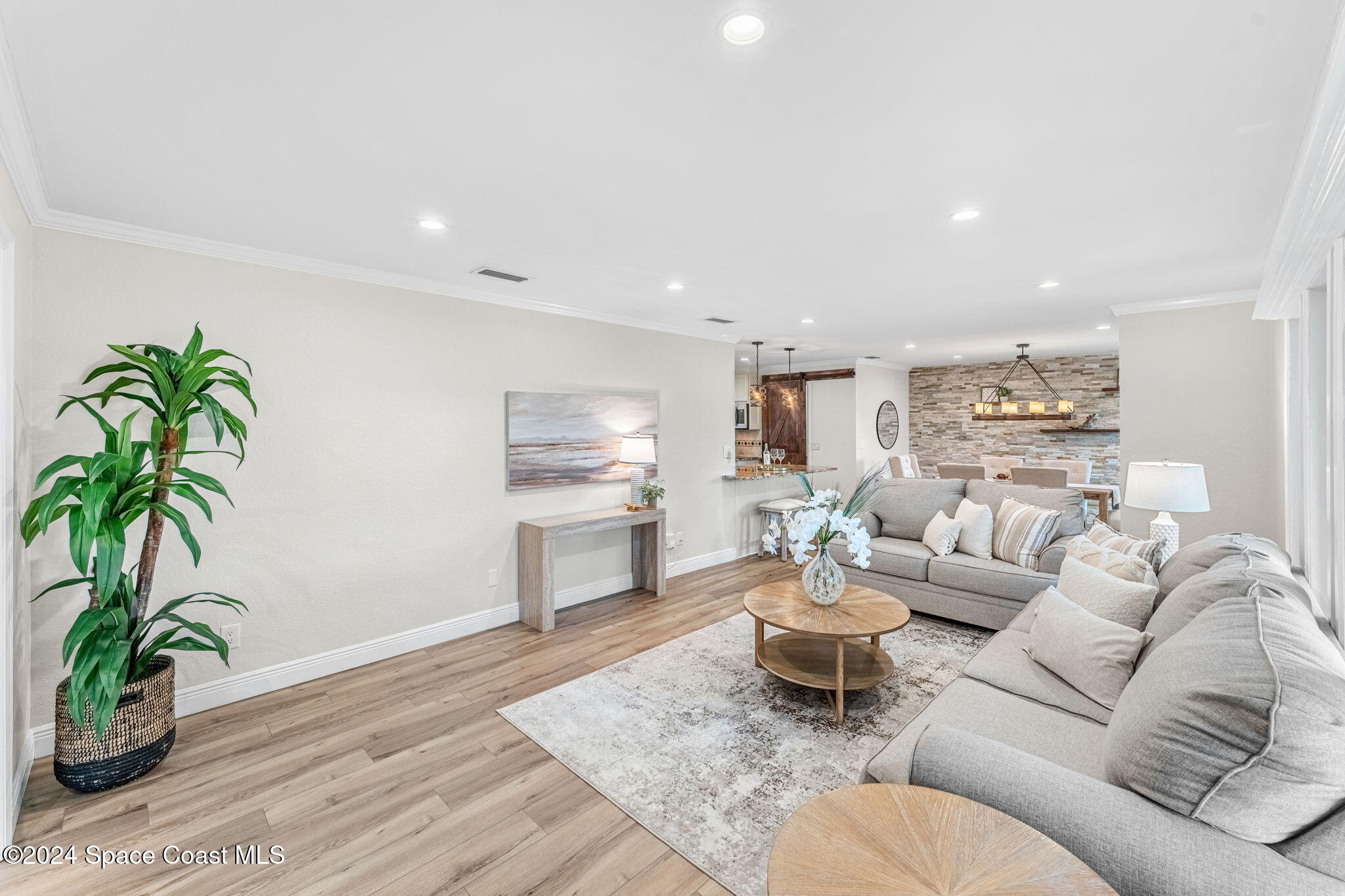 512 Latania Palm Drive