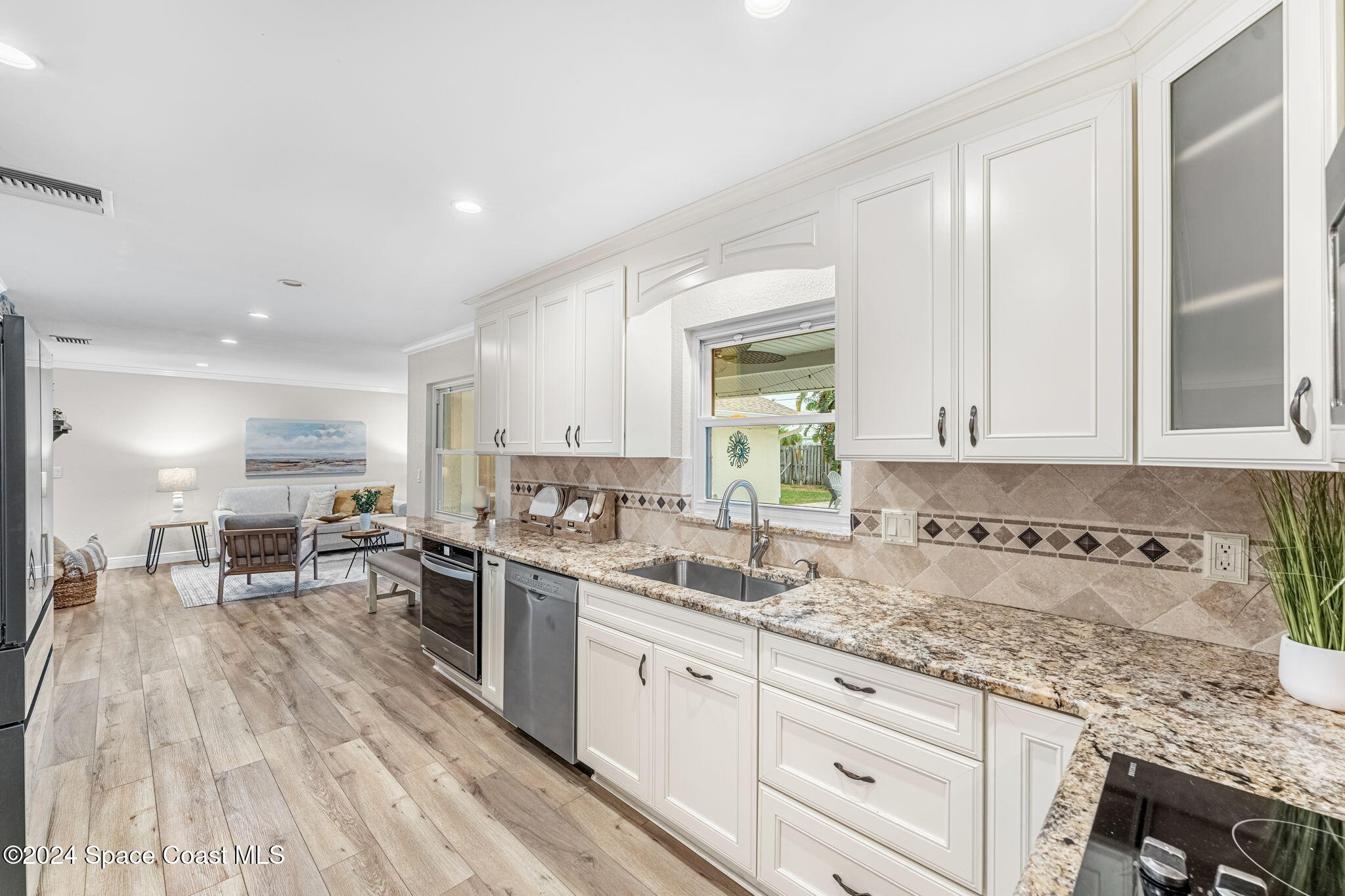 512 Latania Palm Drive