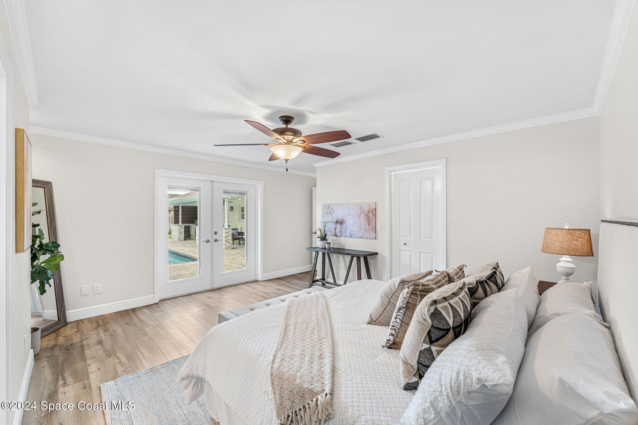512 Latania Palm Drive