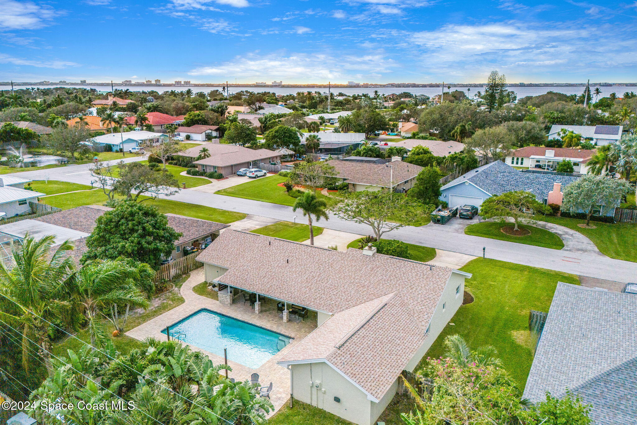 512 Latania Palm Drive