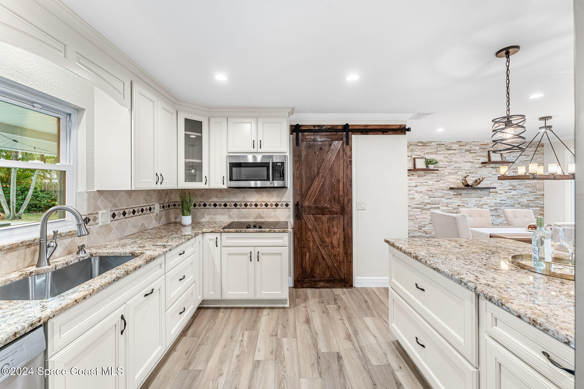 512 Latania Palm Drive