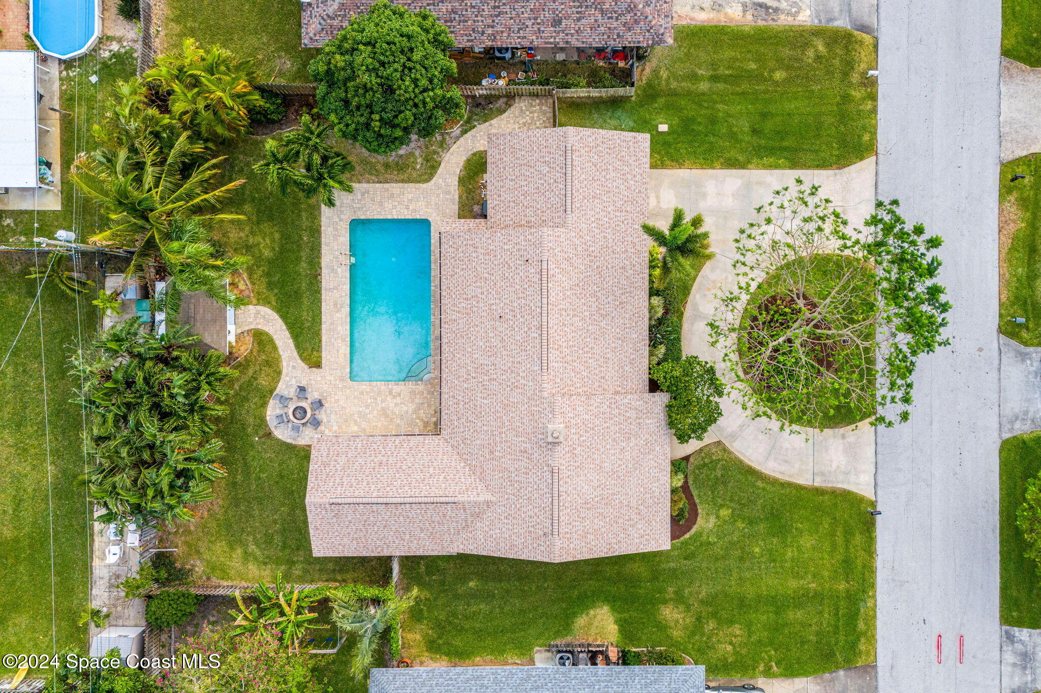 512 Latania Palm Drive