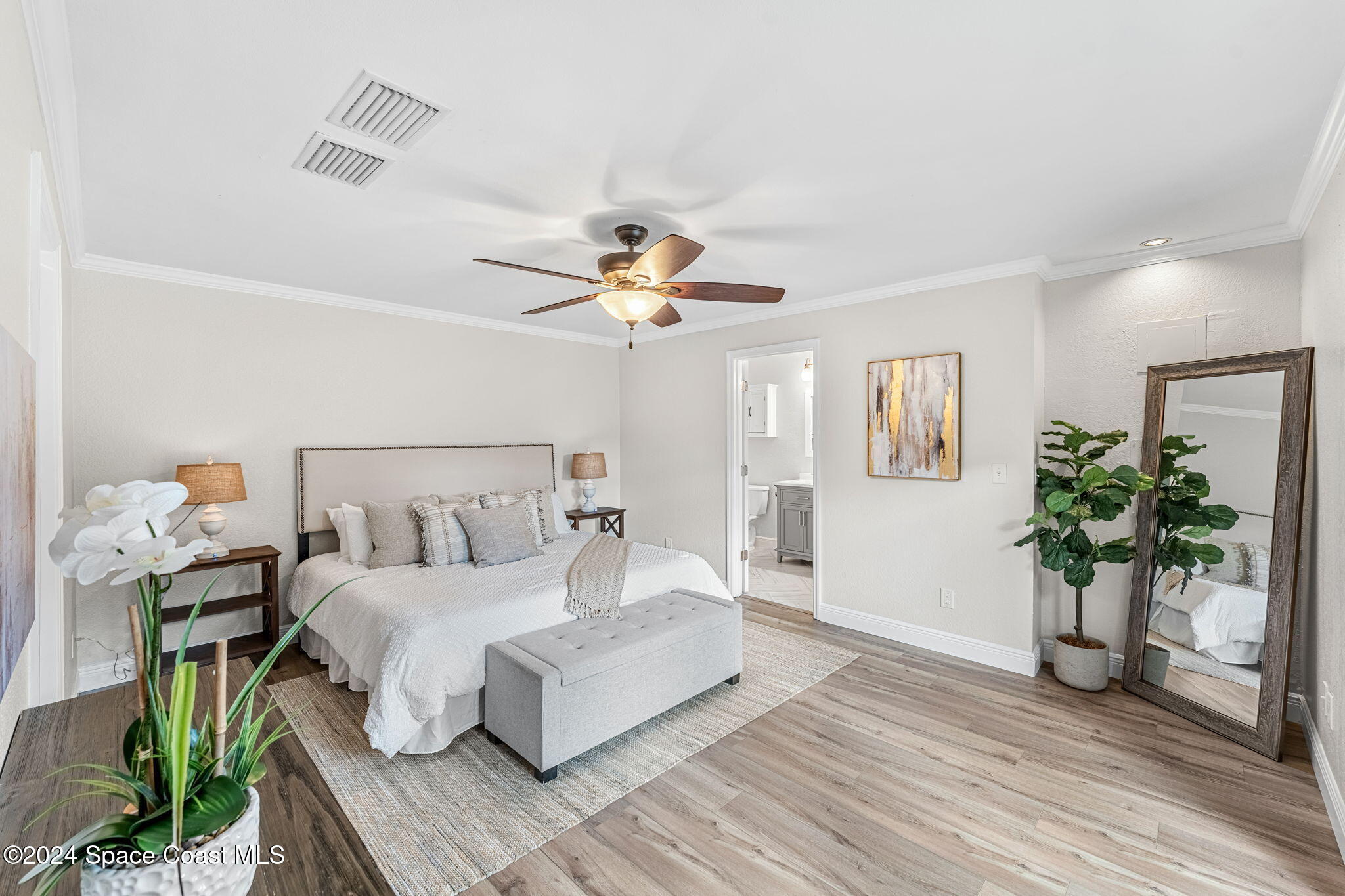 512 Latania Palm Drive