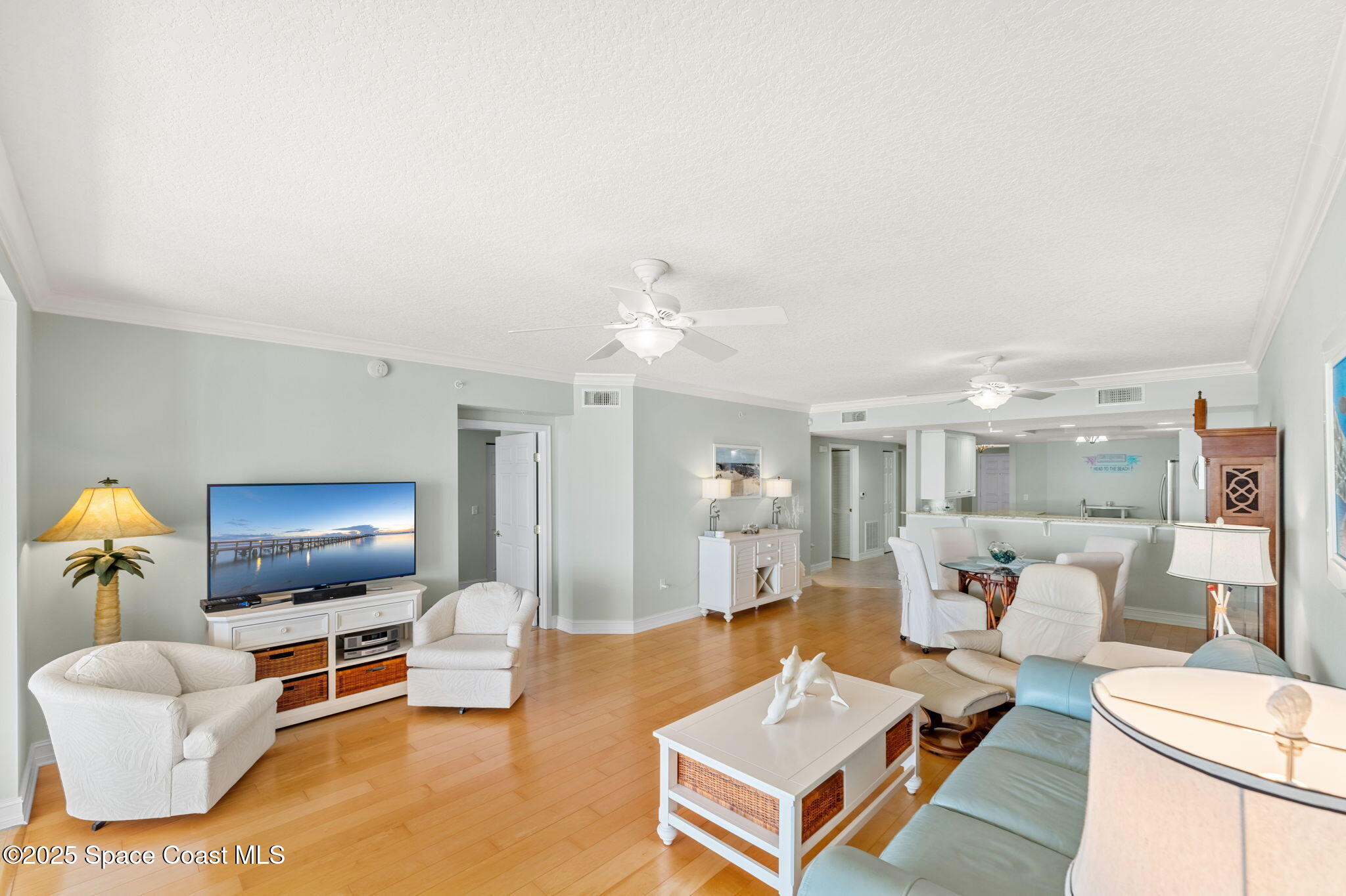425 Pierce Avenue, 406