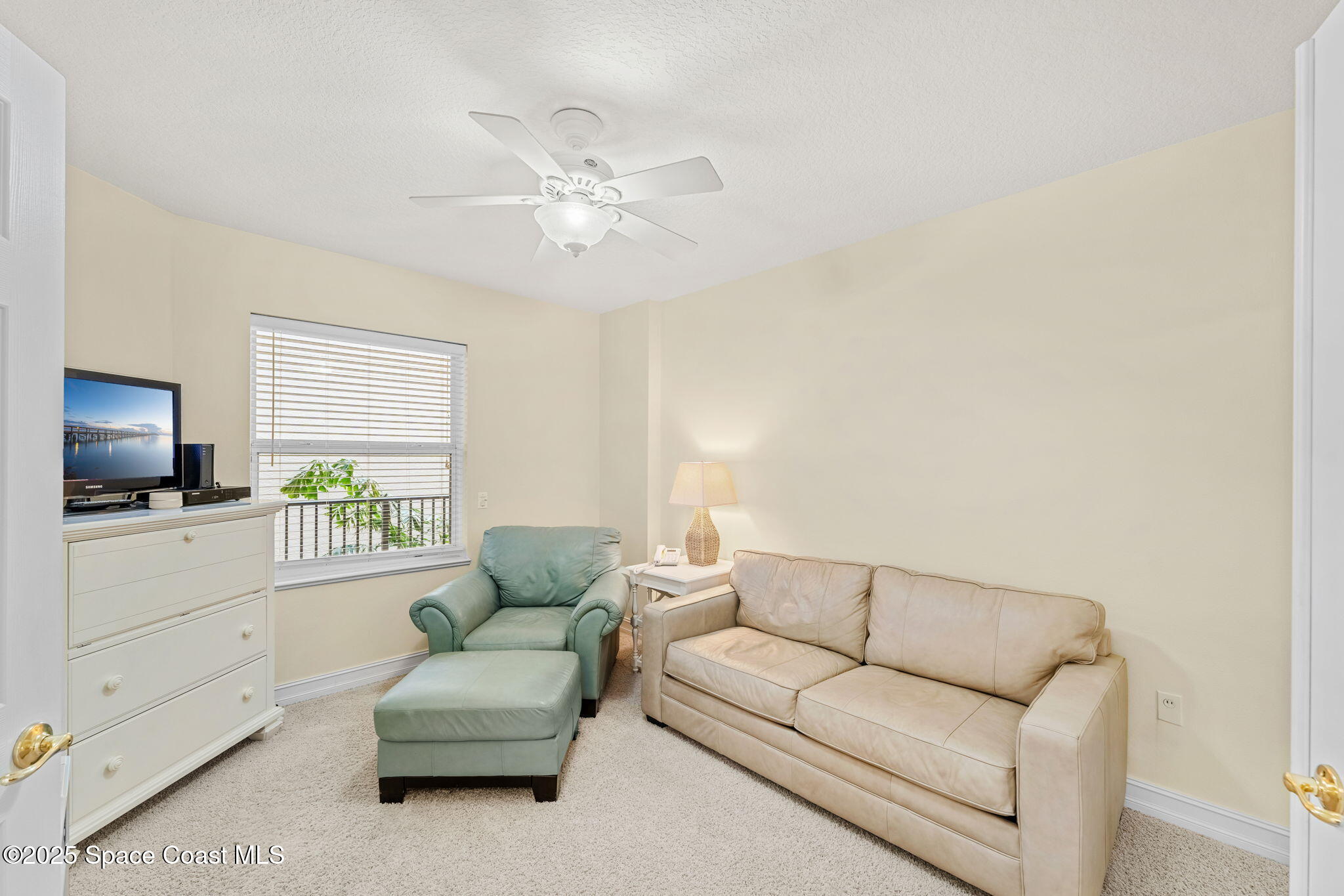 425 Pierce Avenue, 406