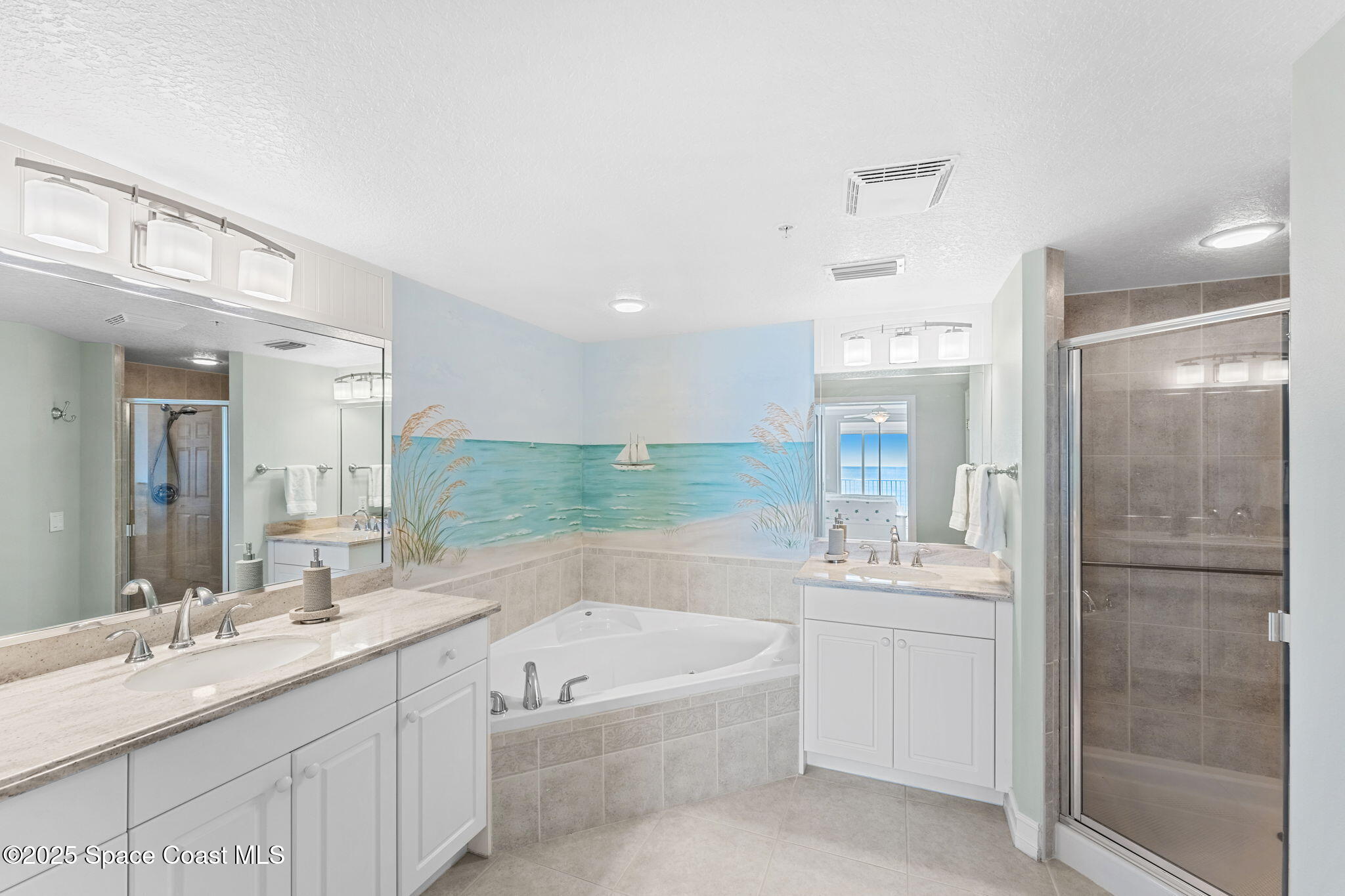 425 Pierce Avenue, 406