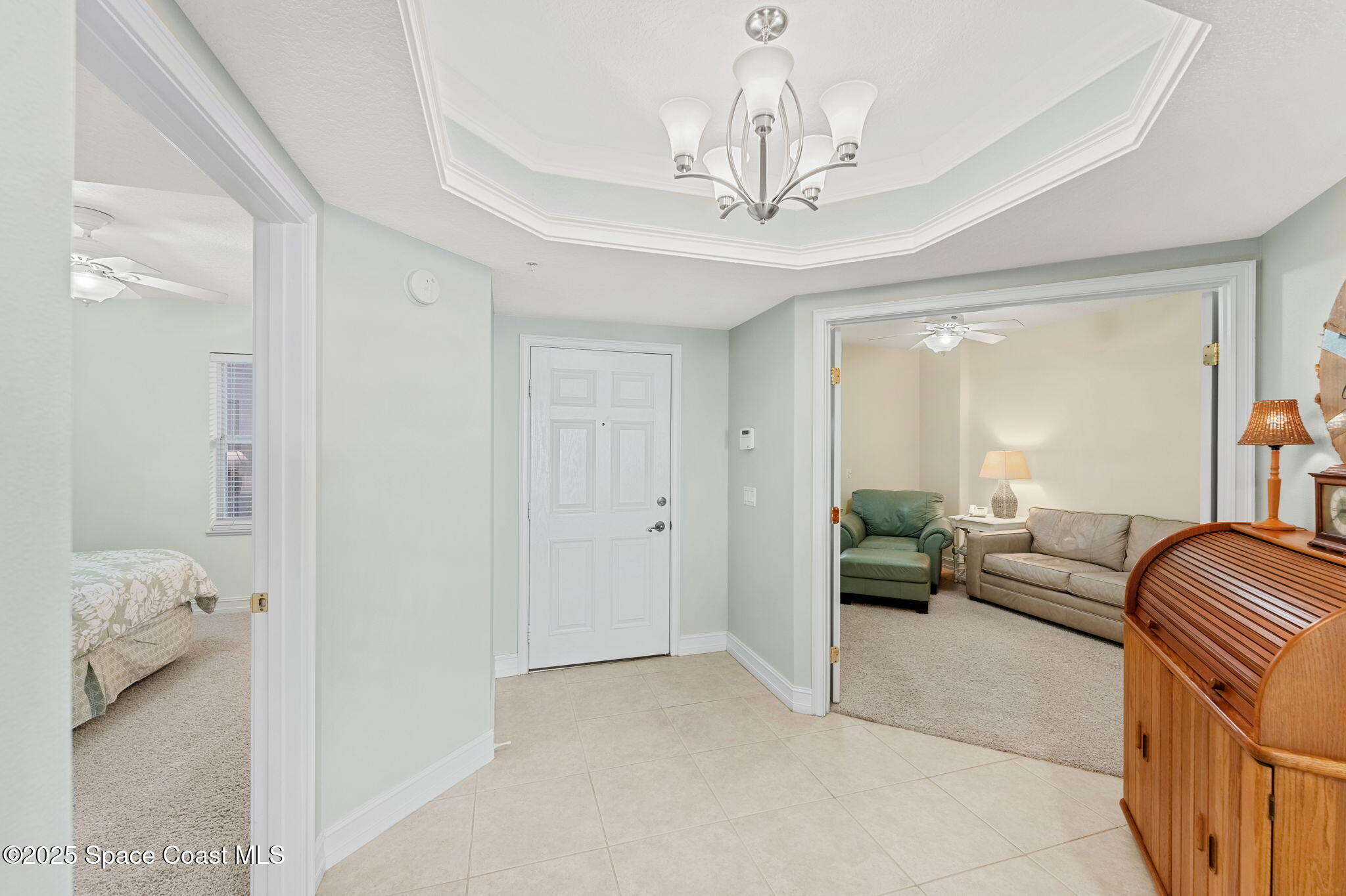 425 Pierce Avenue, 406
