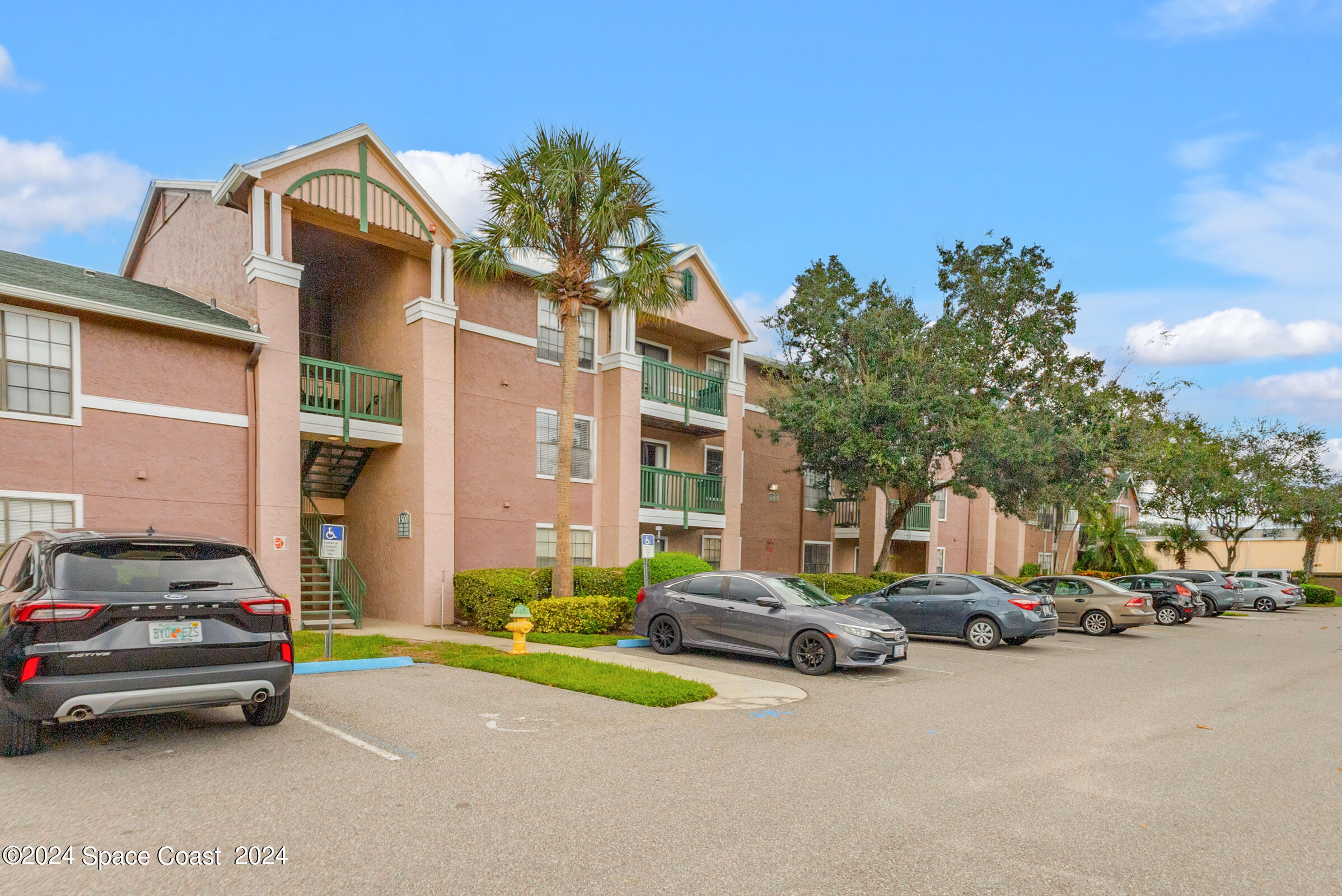 7667 N Wickham Road, 1511