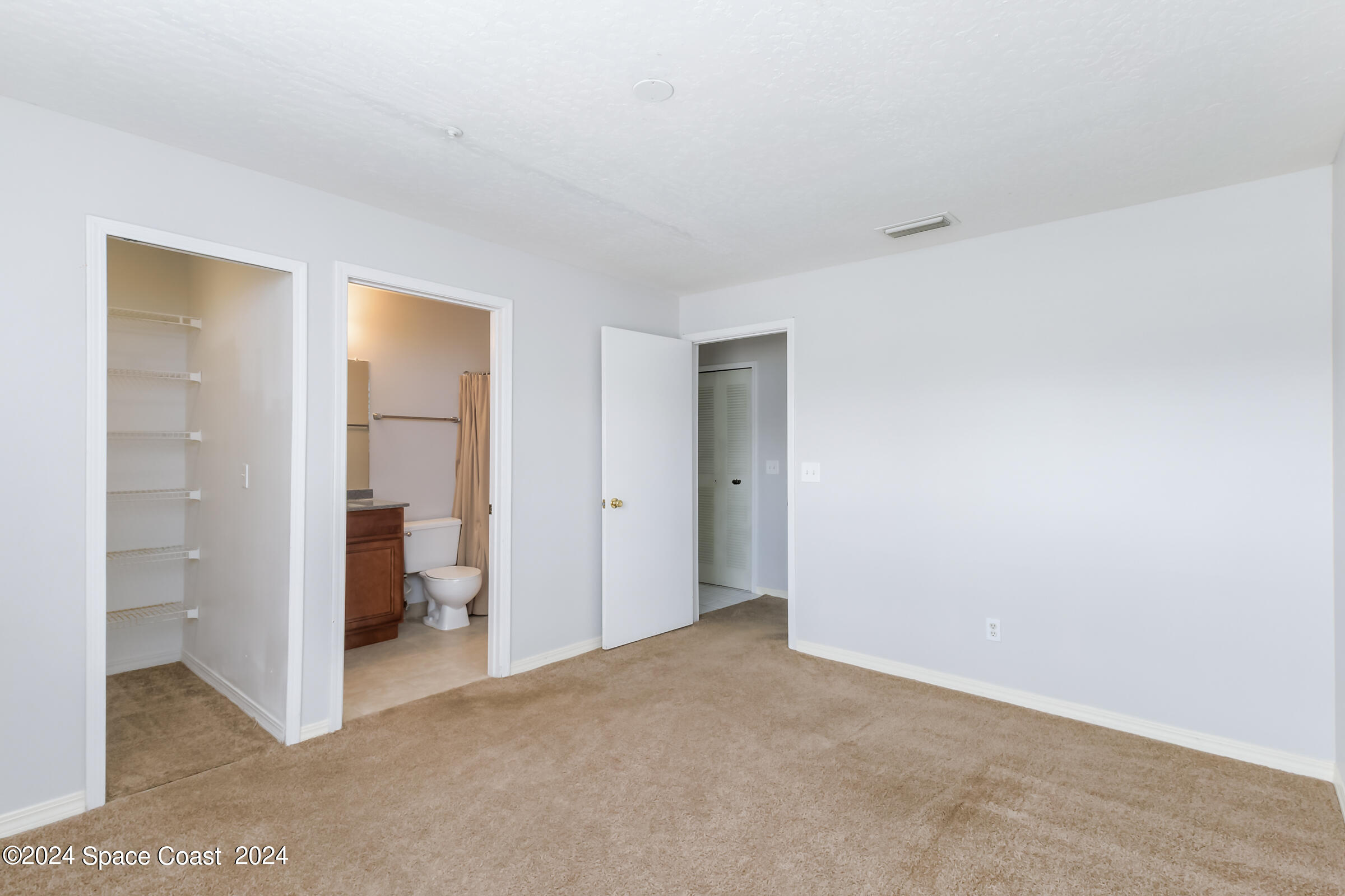 7667 N Wickham Road, 1511
