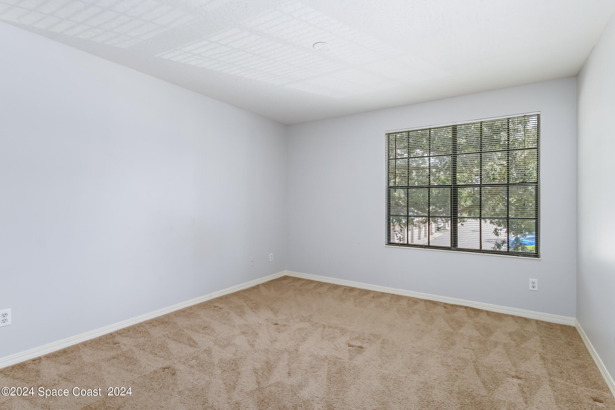 7667 N Wickham Road, 1511
