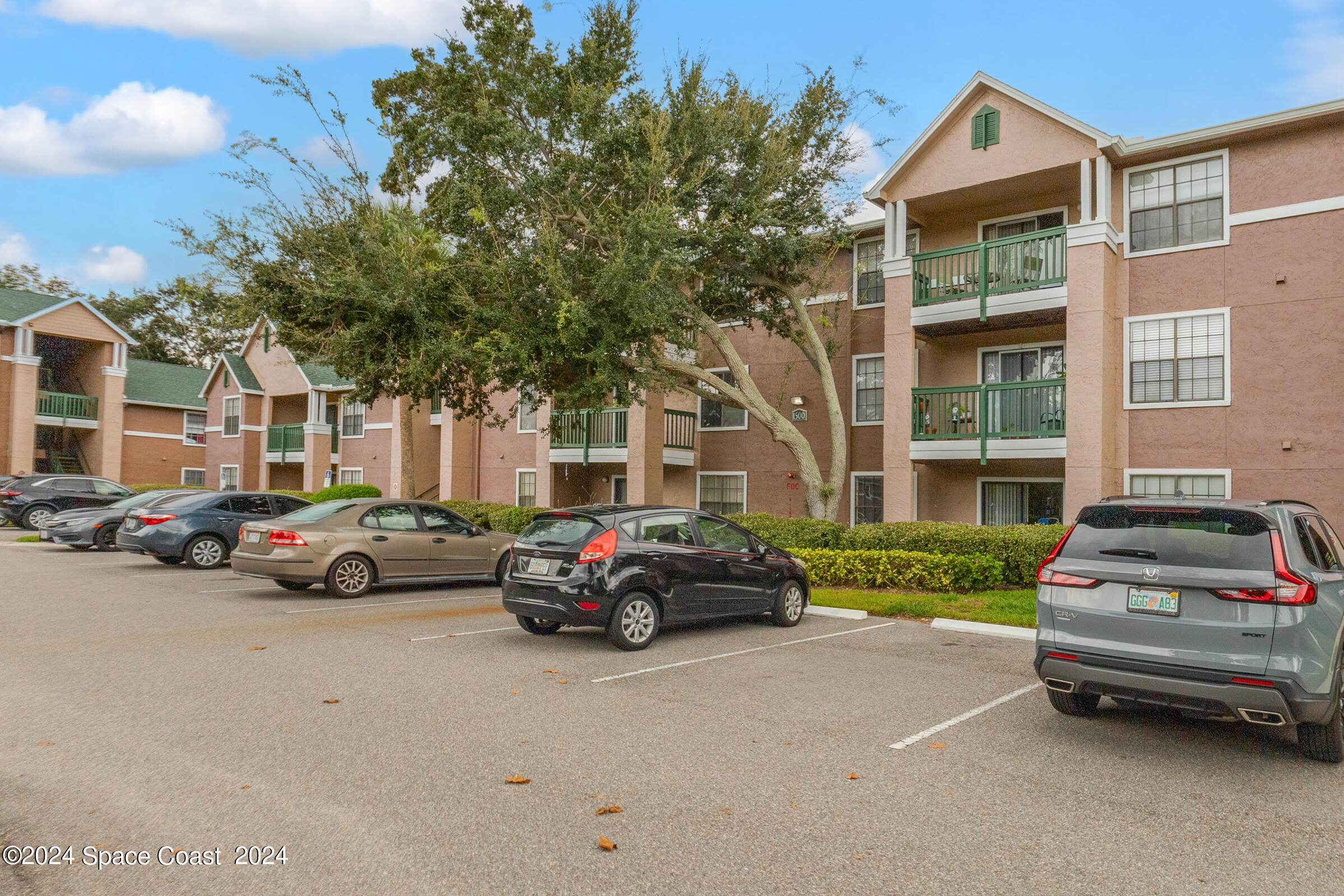 7667 N Wickham Road, 1511