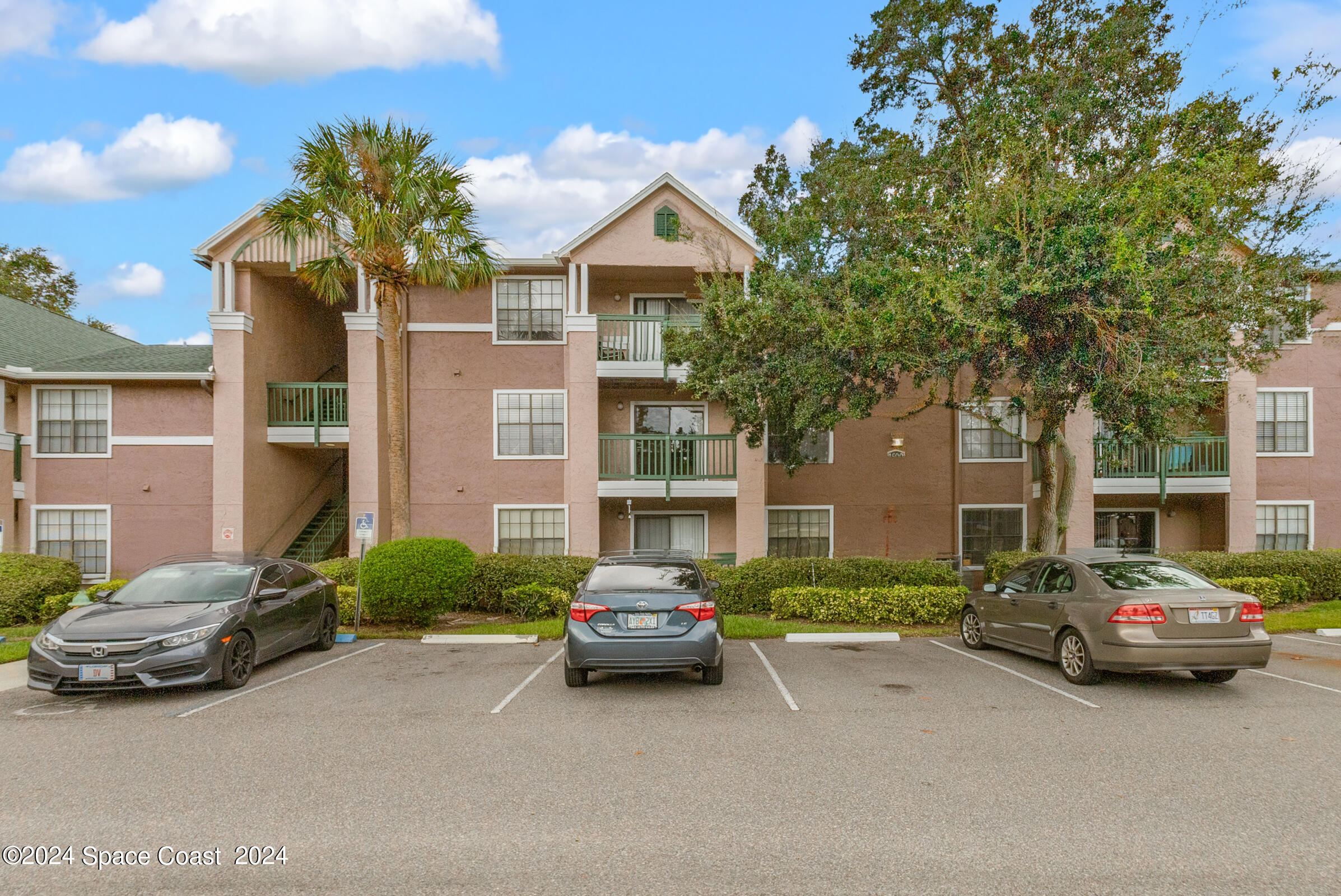 7667 N Wickham Road, 1511