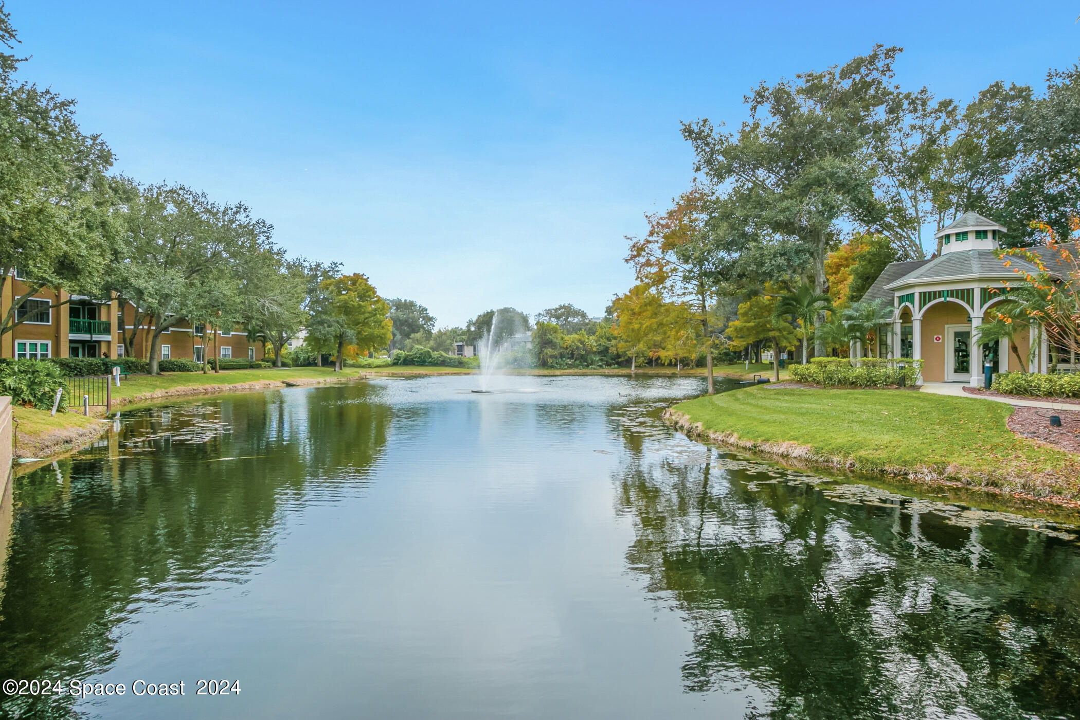 7667 N Wickham Road, 1511