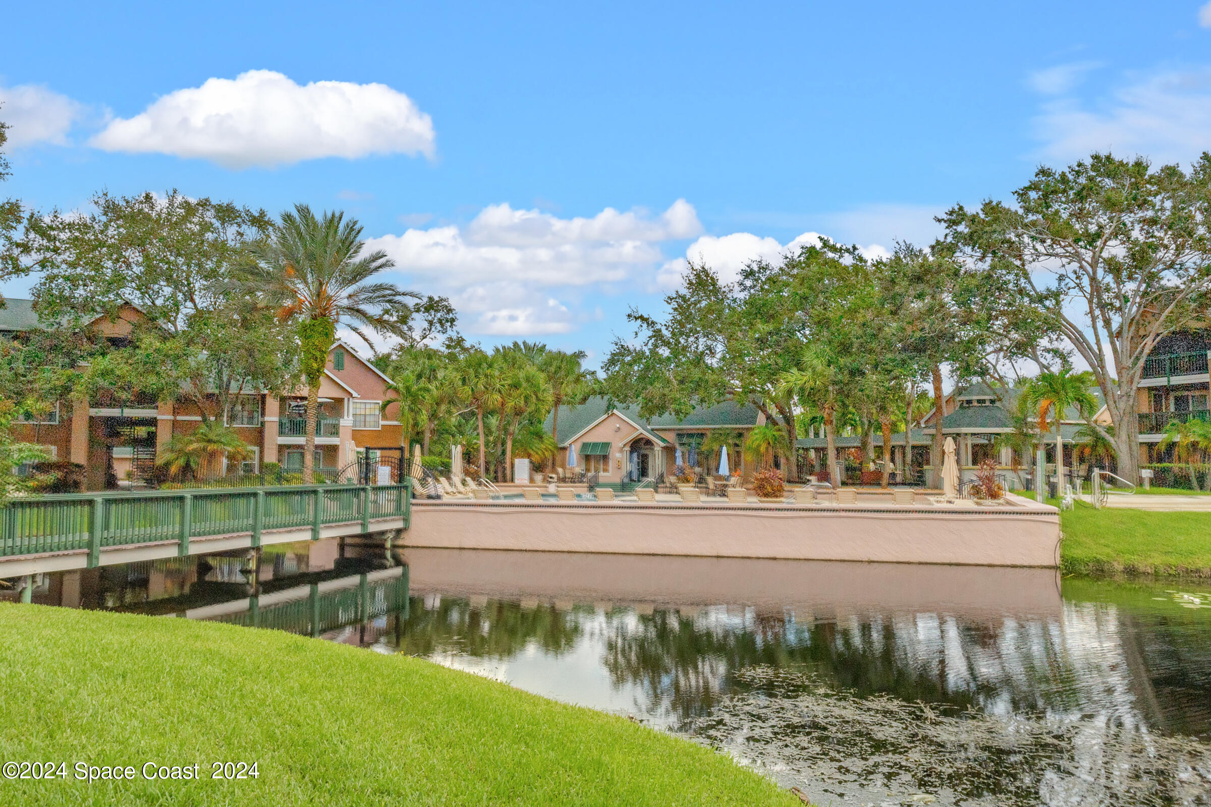 7667 N Wickham Road, 1511