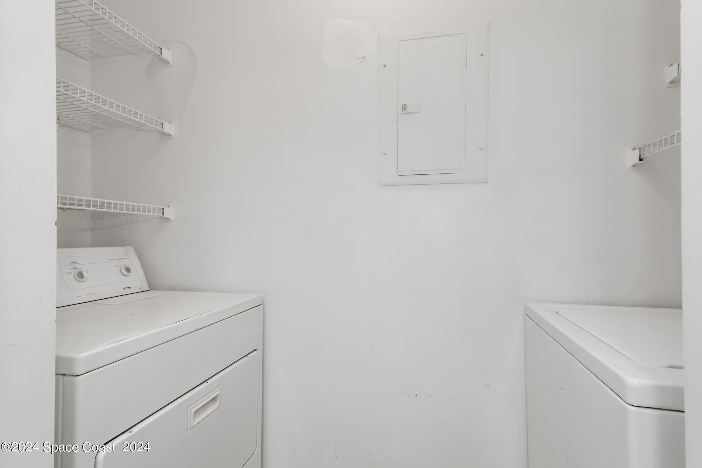 7667 N Wickham Road, 1511