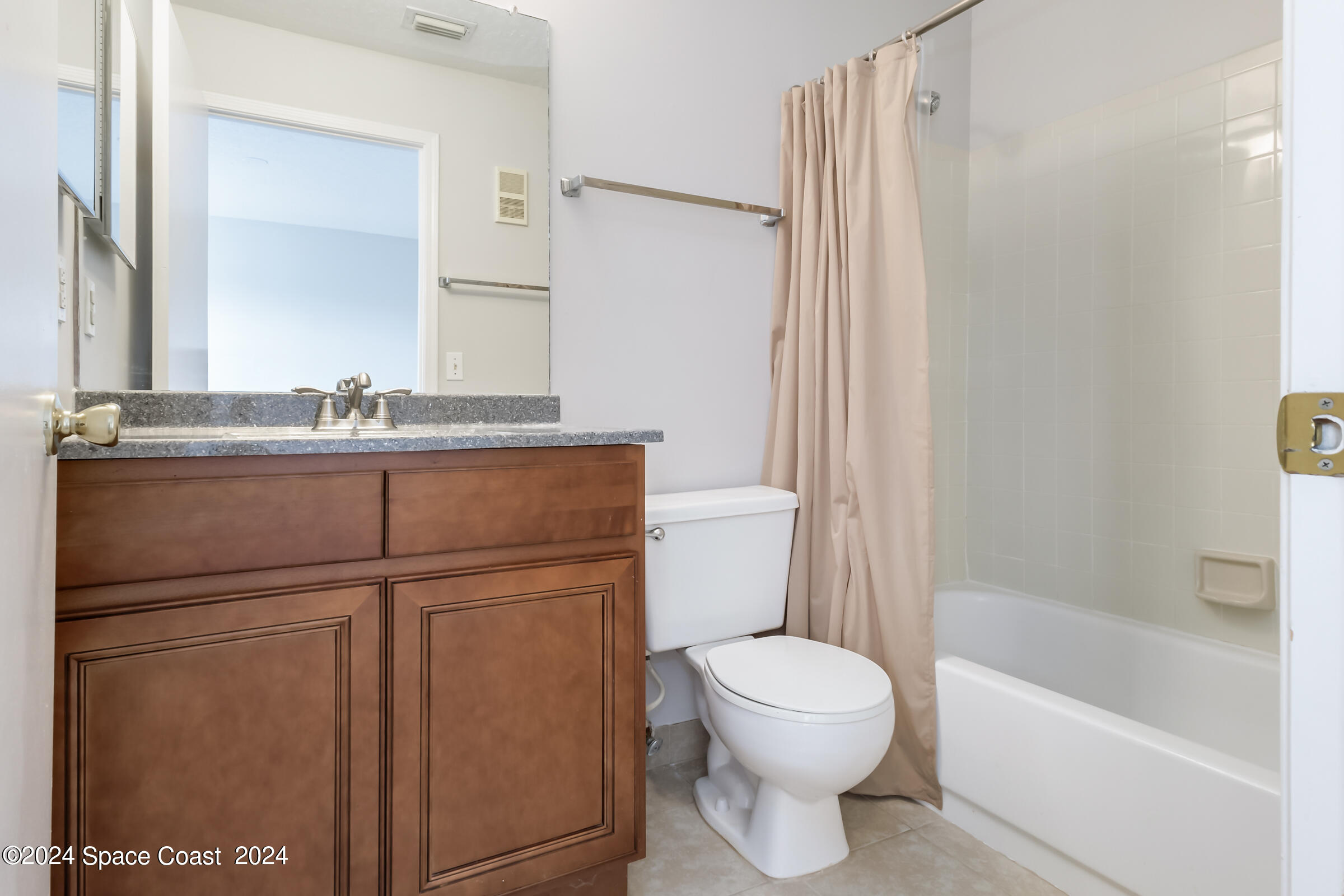 7667 N Wickham Road, 1511