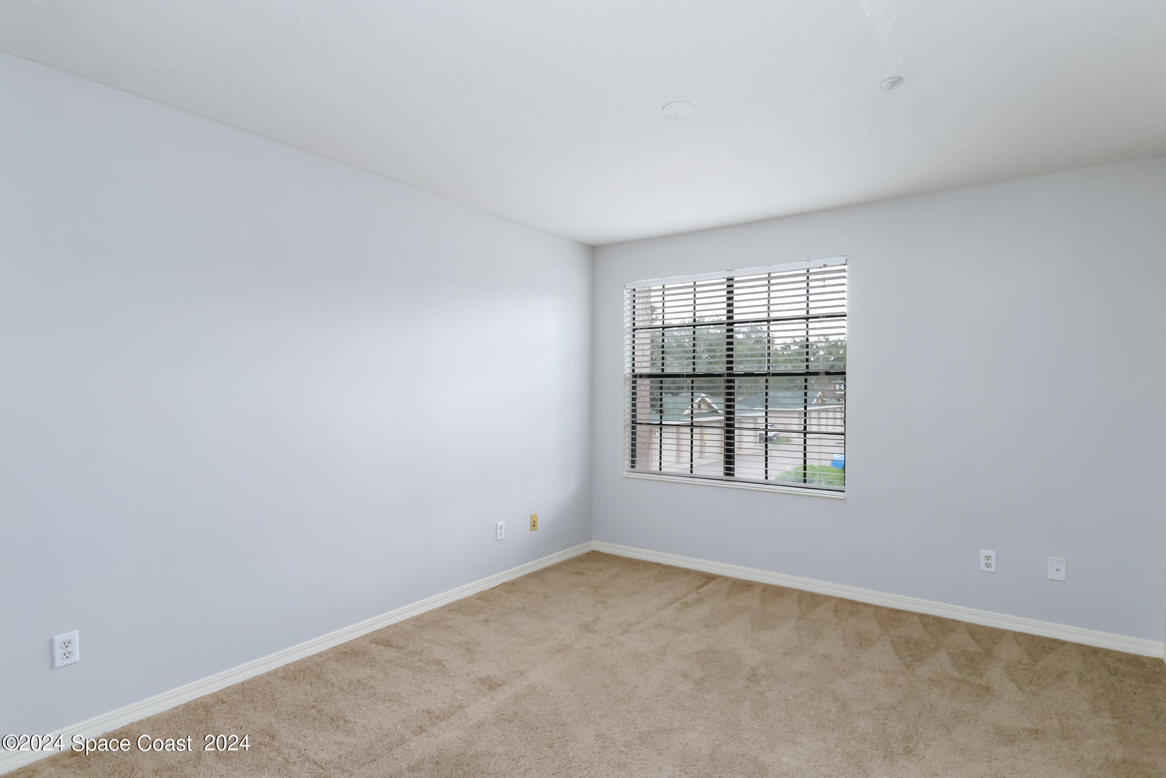 7667 N Wickham Road, 1511