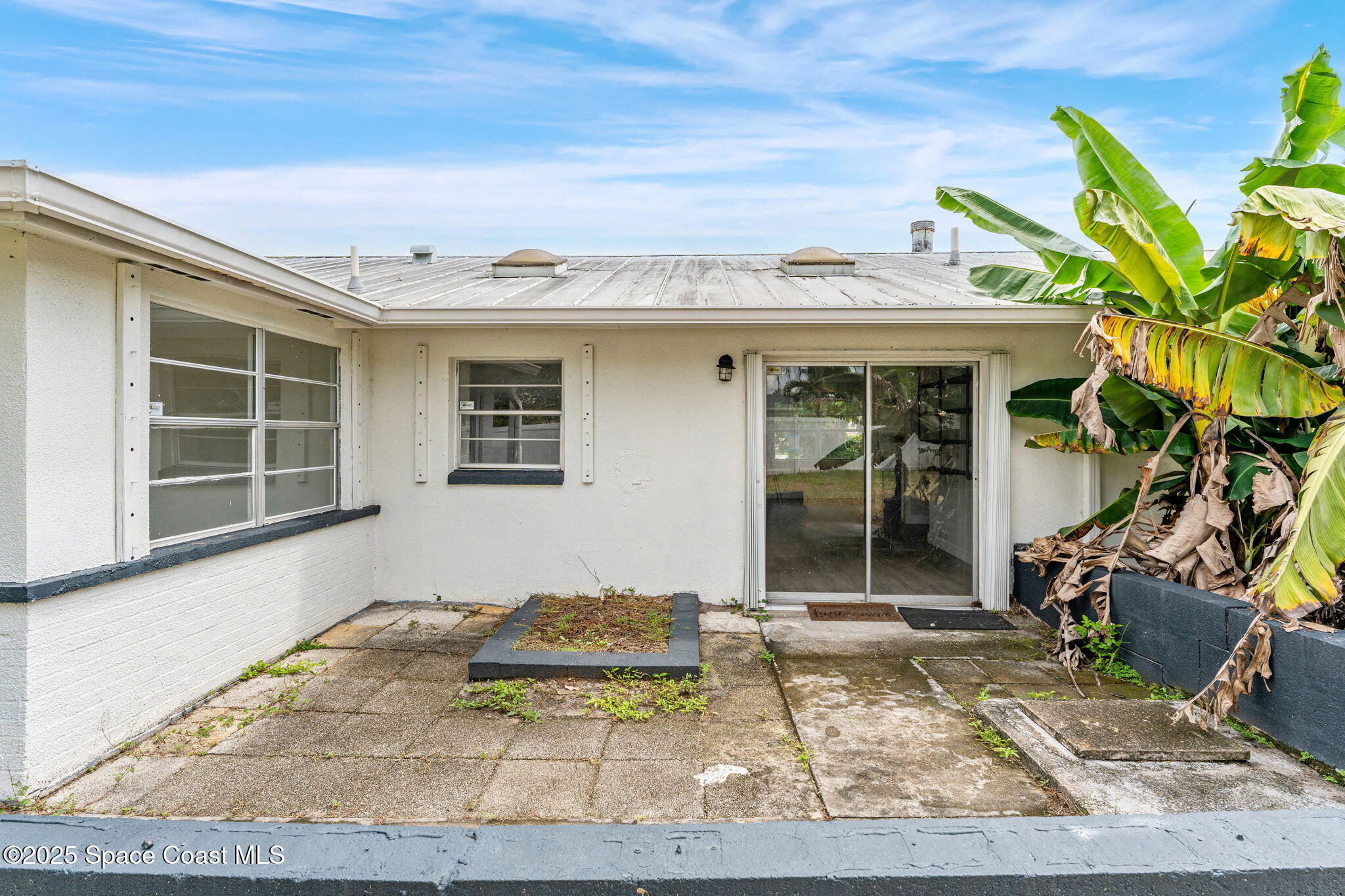12 Holiday Park Boulevard NE