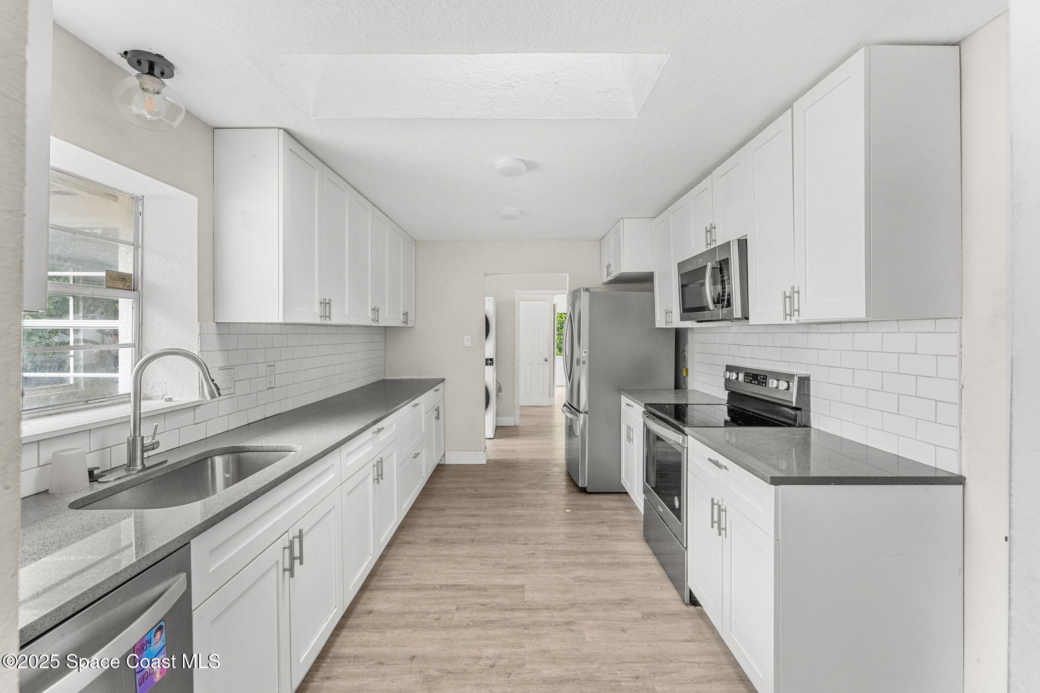 12 Holiday Park Boulevard NE