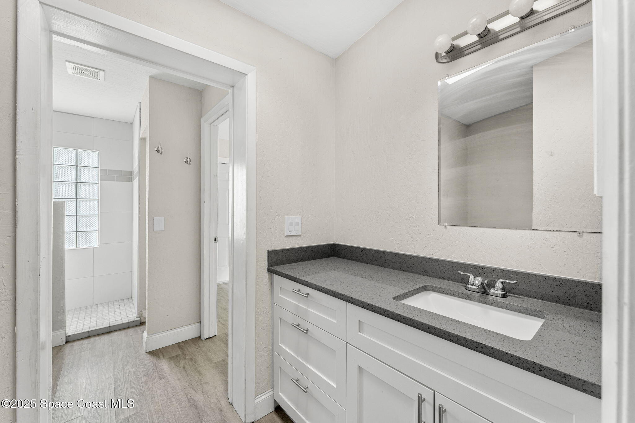 12 Holiday Park Boulevard NE