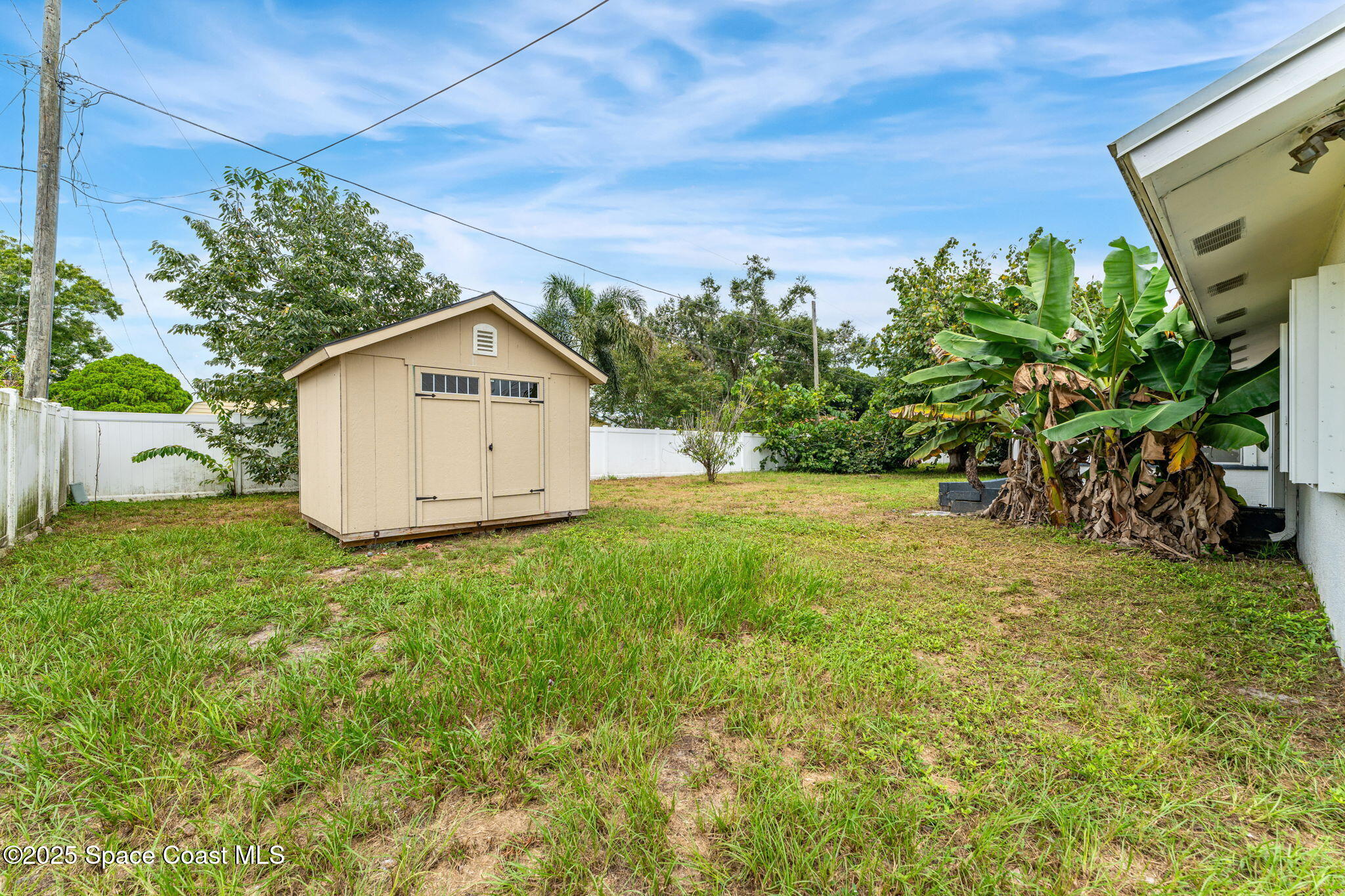 12 Holiday Park Boulevard NE