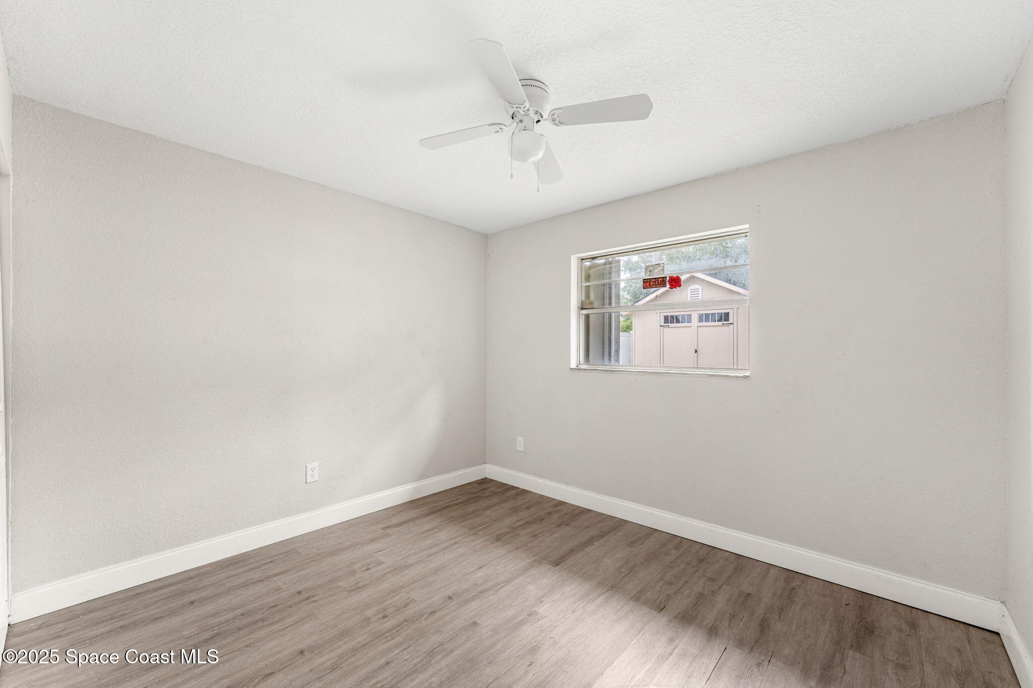 12 Holiday Park Boulevard NE