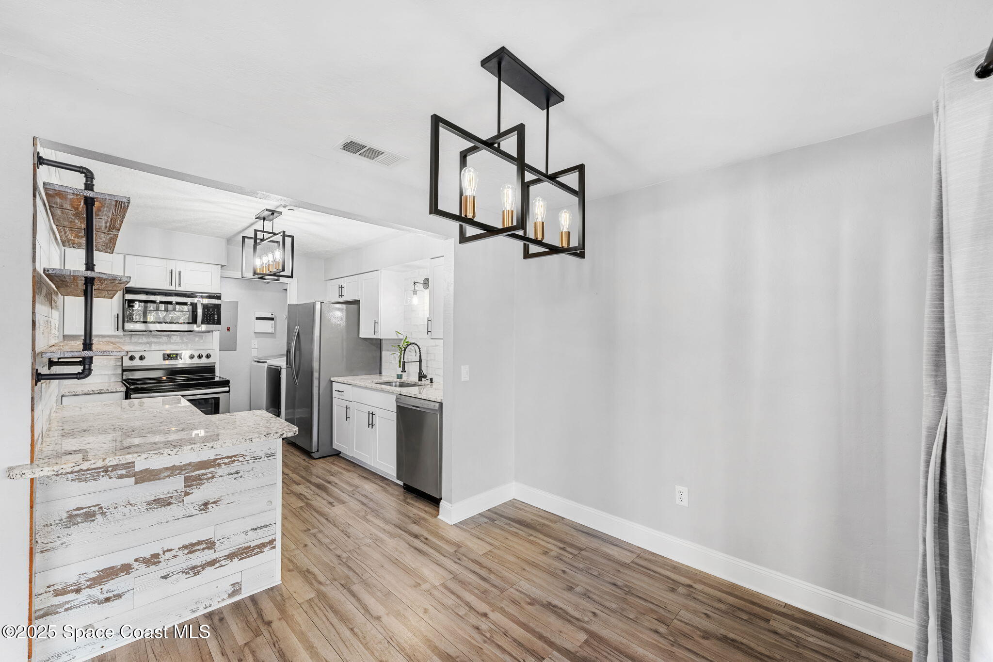 9017 Scarsdale Court, 28