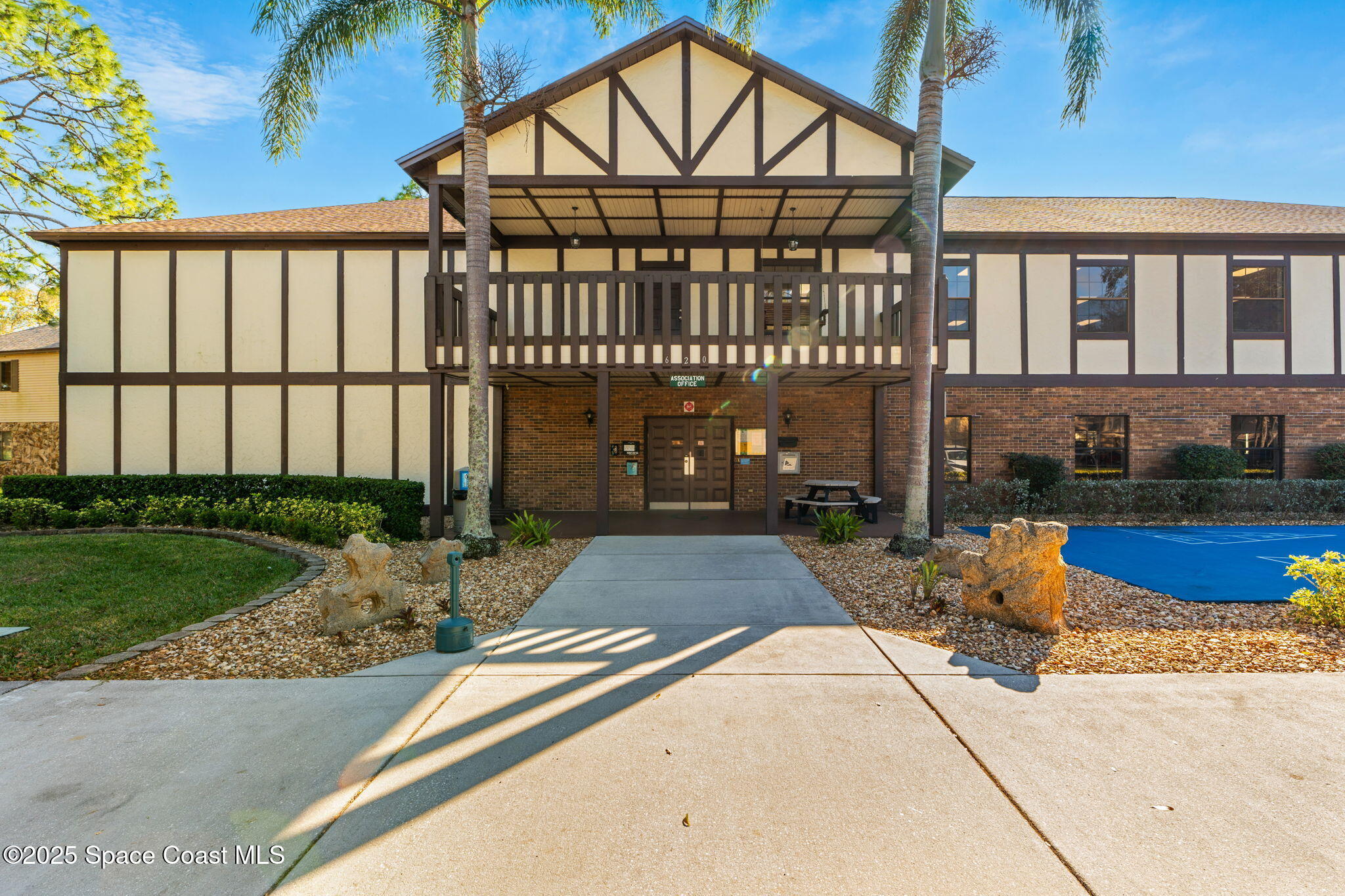 9017 Scarsdale Court, 28