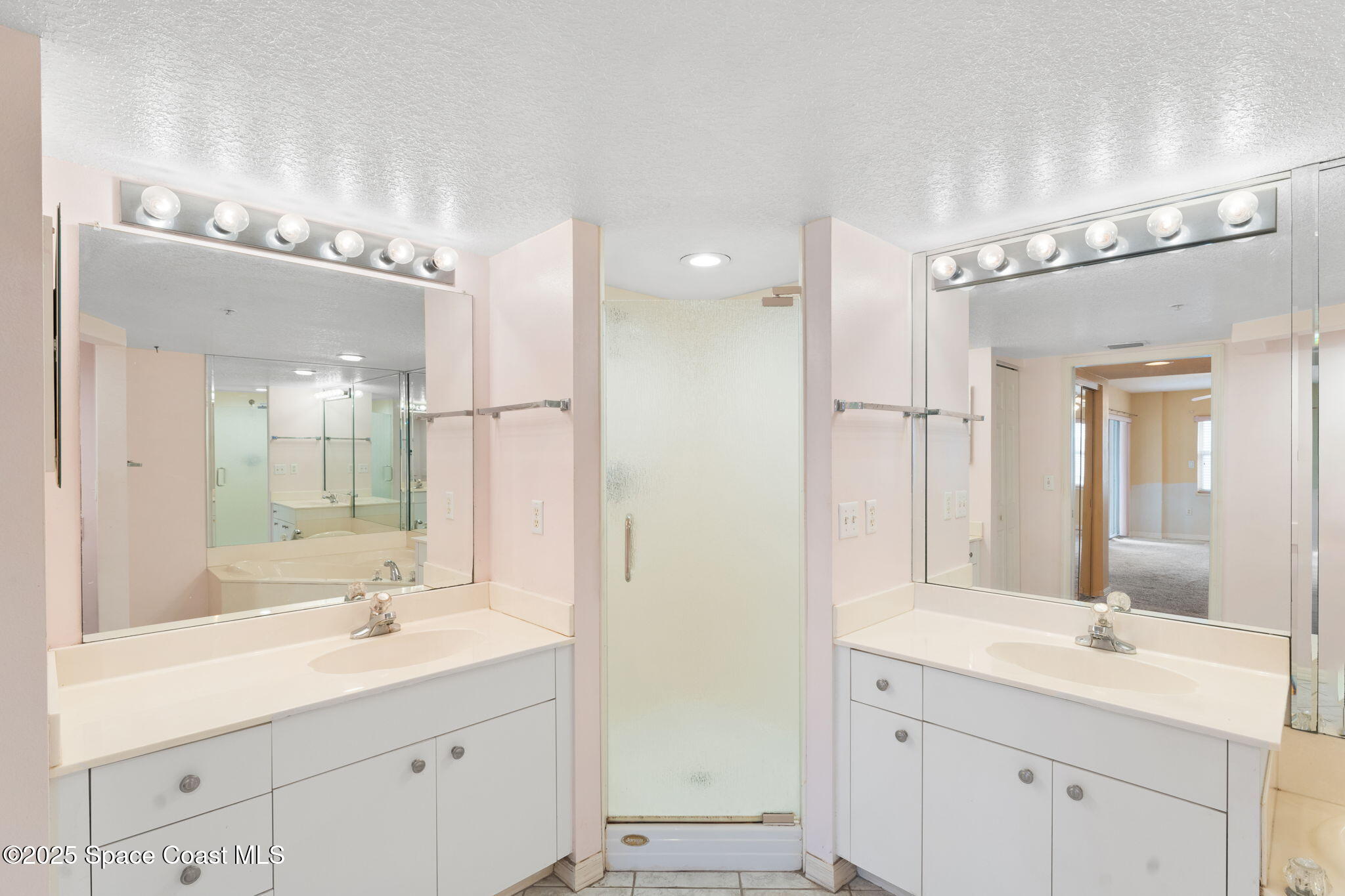 609 Shorewood Drive, 408