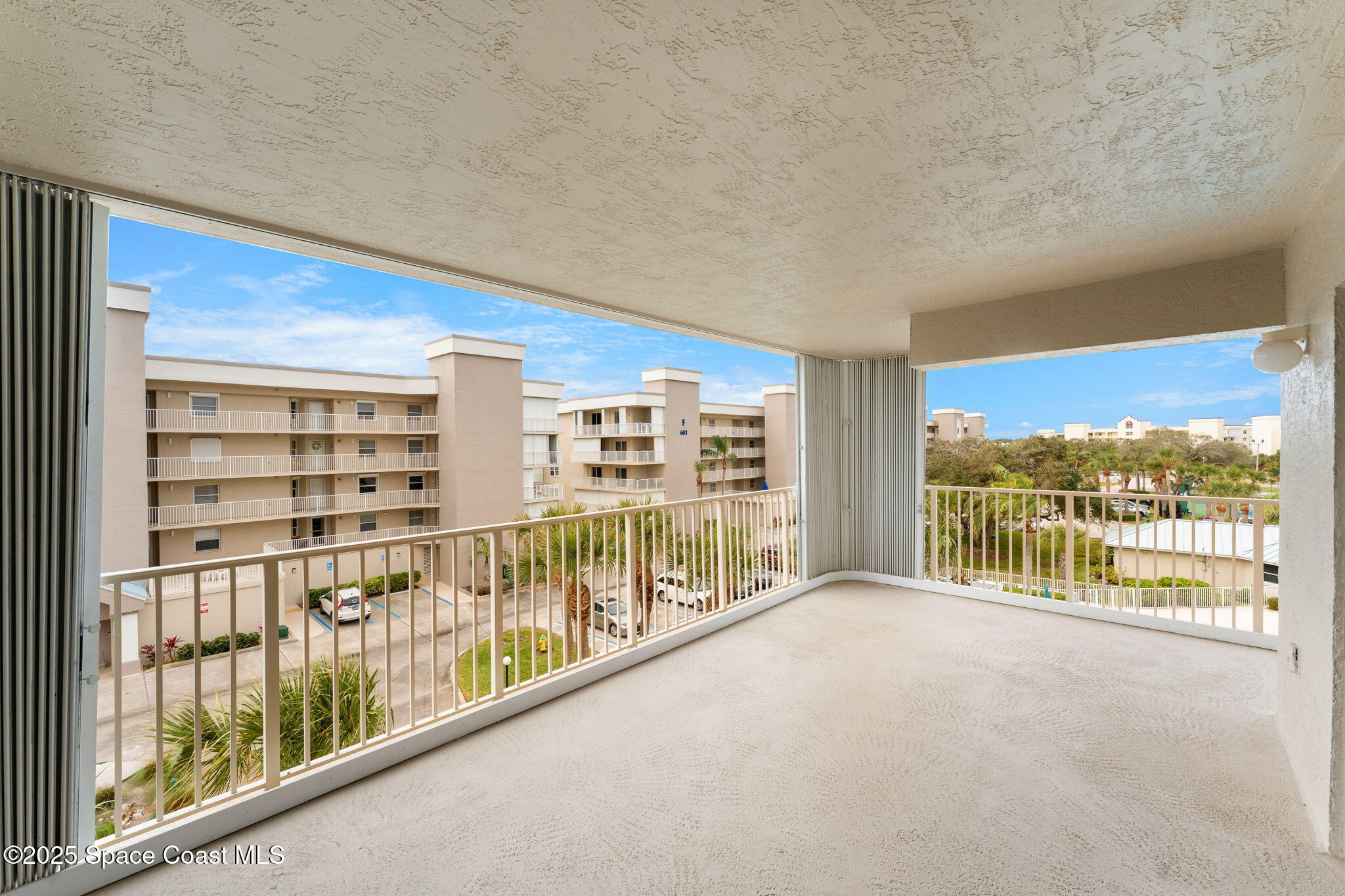 609 Shorewood Drive, 408
