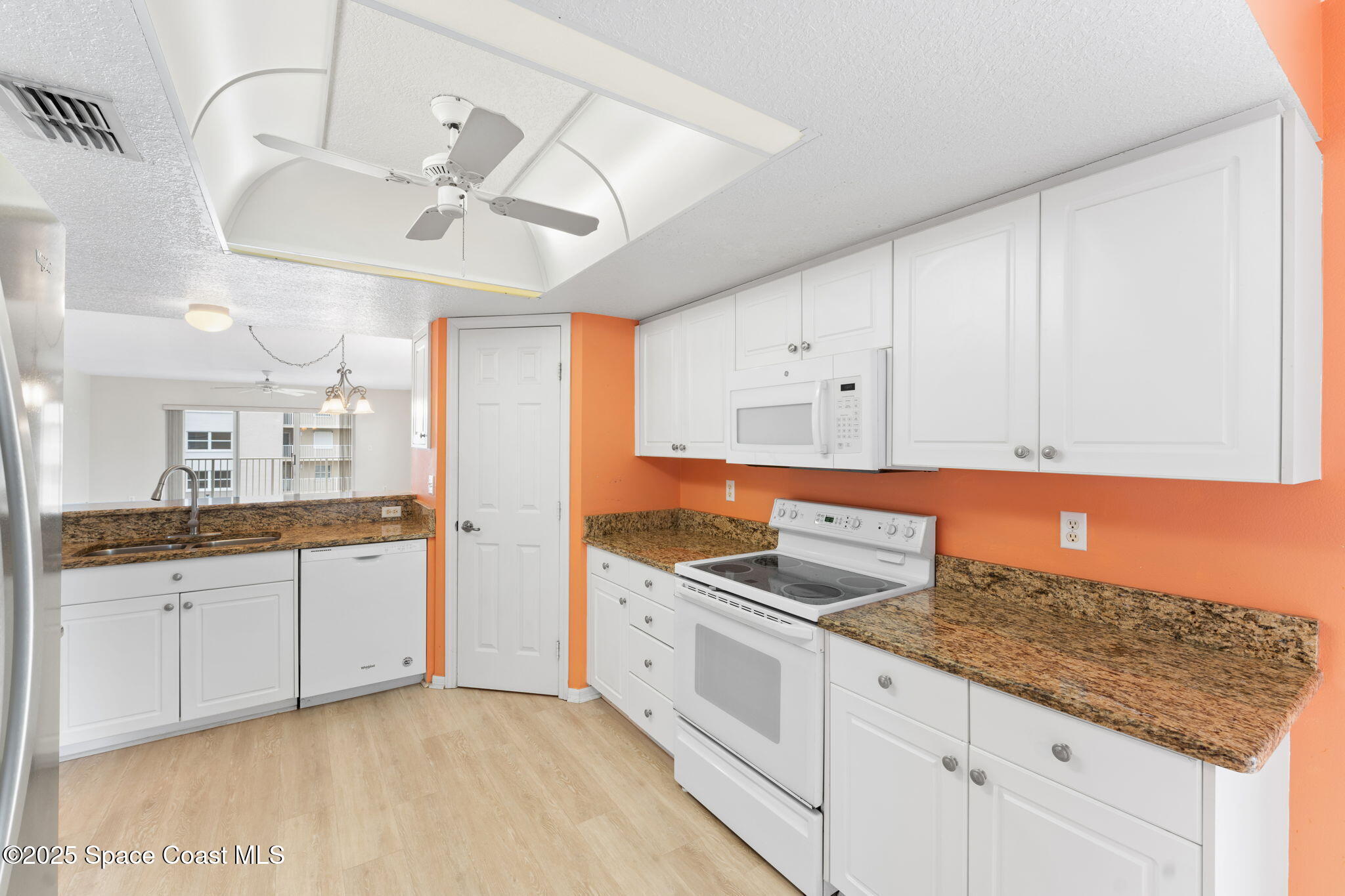 609 Shorewood Drive, 408