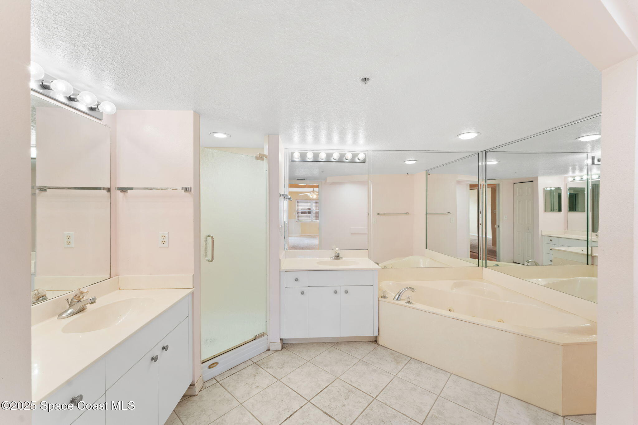 609 Shorewood Drive, 408