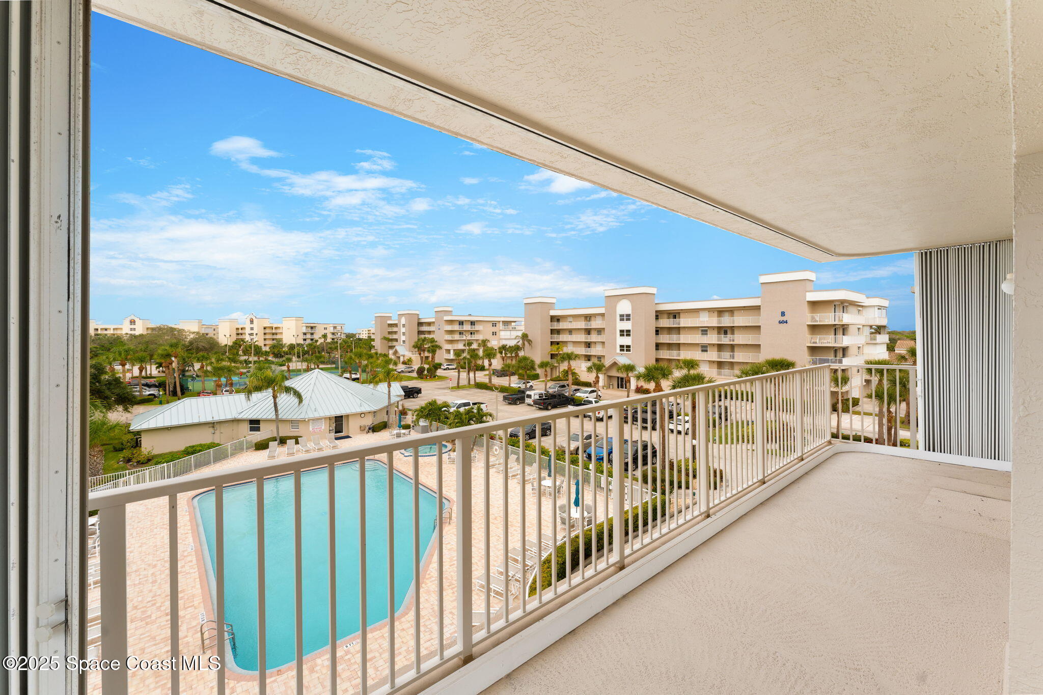 609 Shorewood Drive, 408