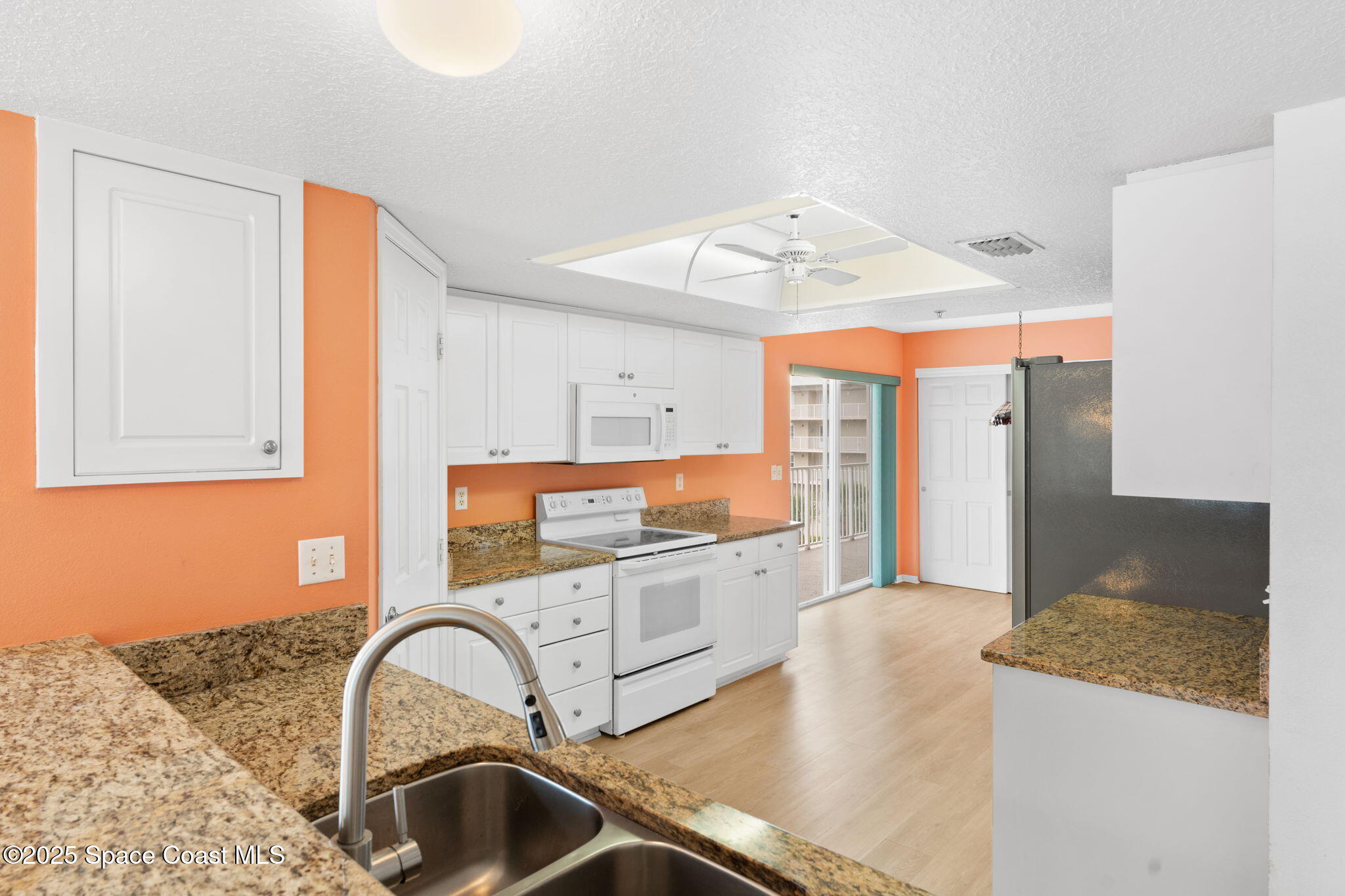 609 Shorewood Drive, 408